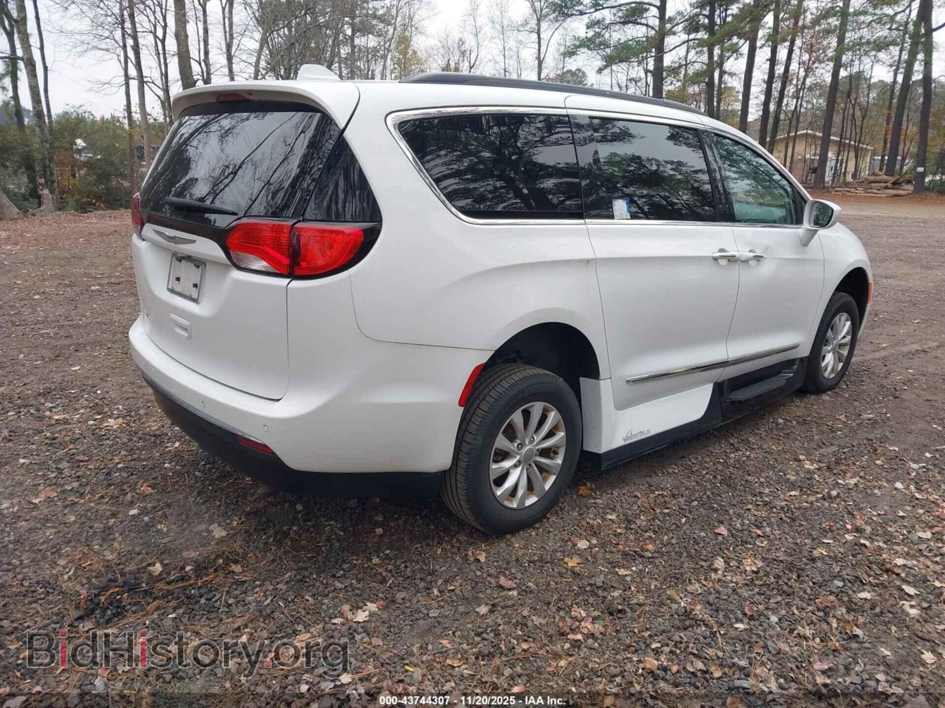 2017 CHRYSLER PACIFICA - VIN: 2C4RC1BG1HR526931 - Фото 4