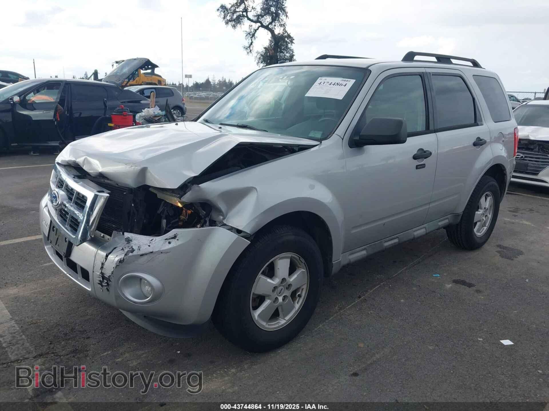 2011 FORD ESCAPE - VIN: 1FMCU0DG2BKC10885 - Фото 2