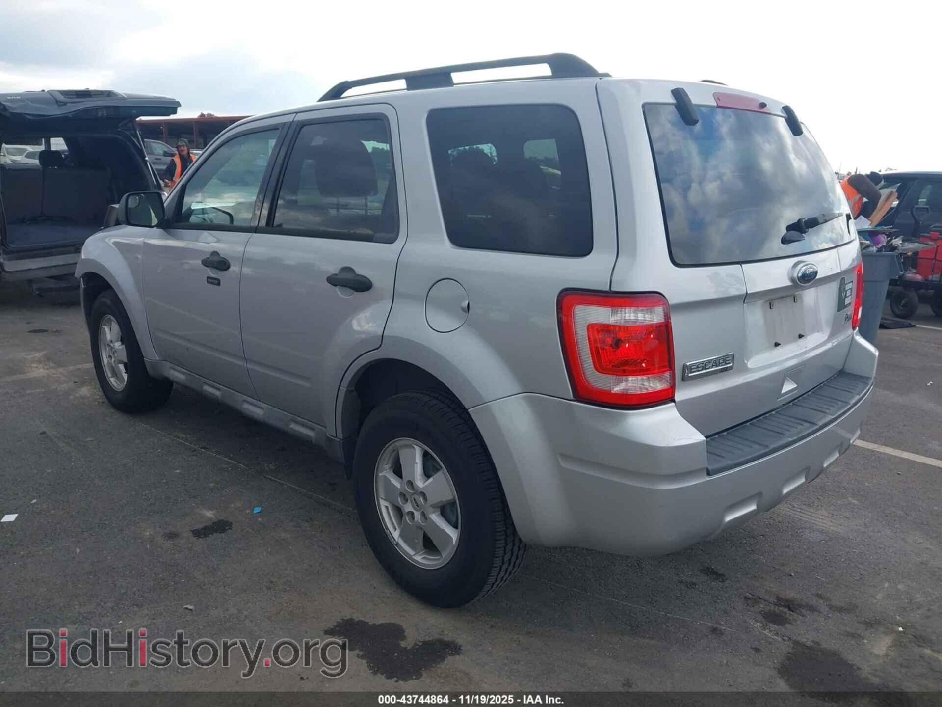 2011 FORD ESCAPE - VIN: 1FMCU0DG2BKC10885 - Фото 3