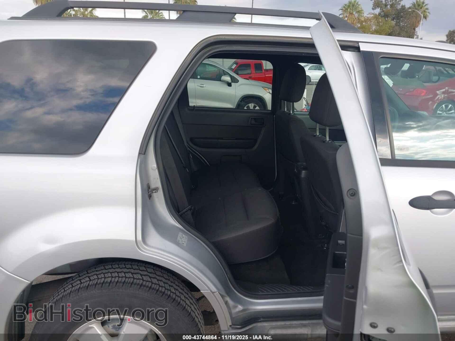 2011 FORD ESCAPE - VIN: 1FMCU0DG2BKC10885 - Фото 8