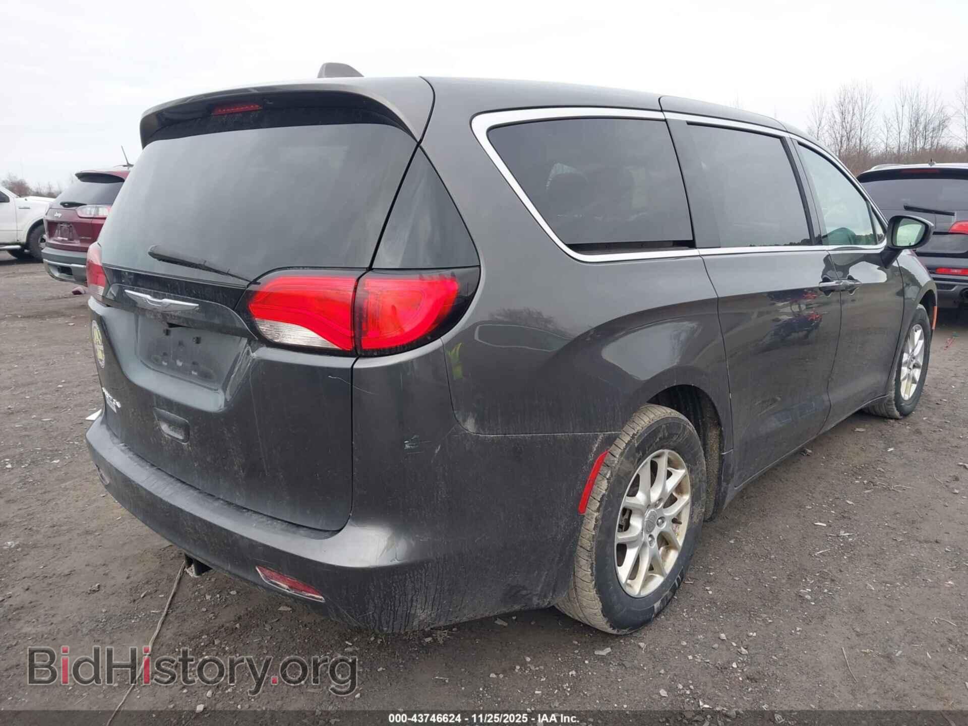 2017 CHRYSLER PACIFICA - VIN: 2C4RC1DGXHR654355 - Фото 4