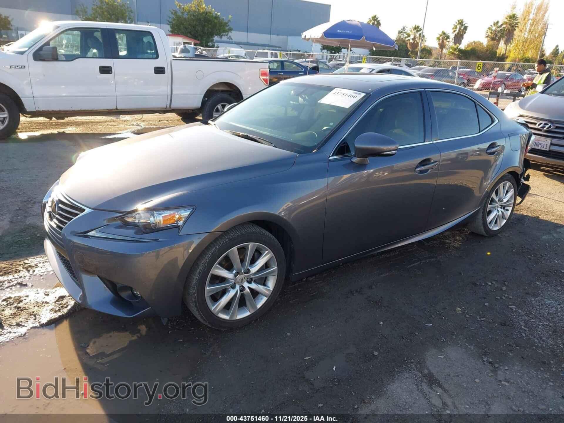 2016 LEXUS IS 200T - VIN: JTHBA1D21G5019742 - Фото 2