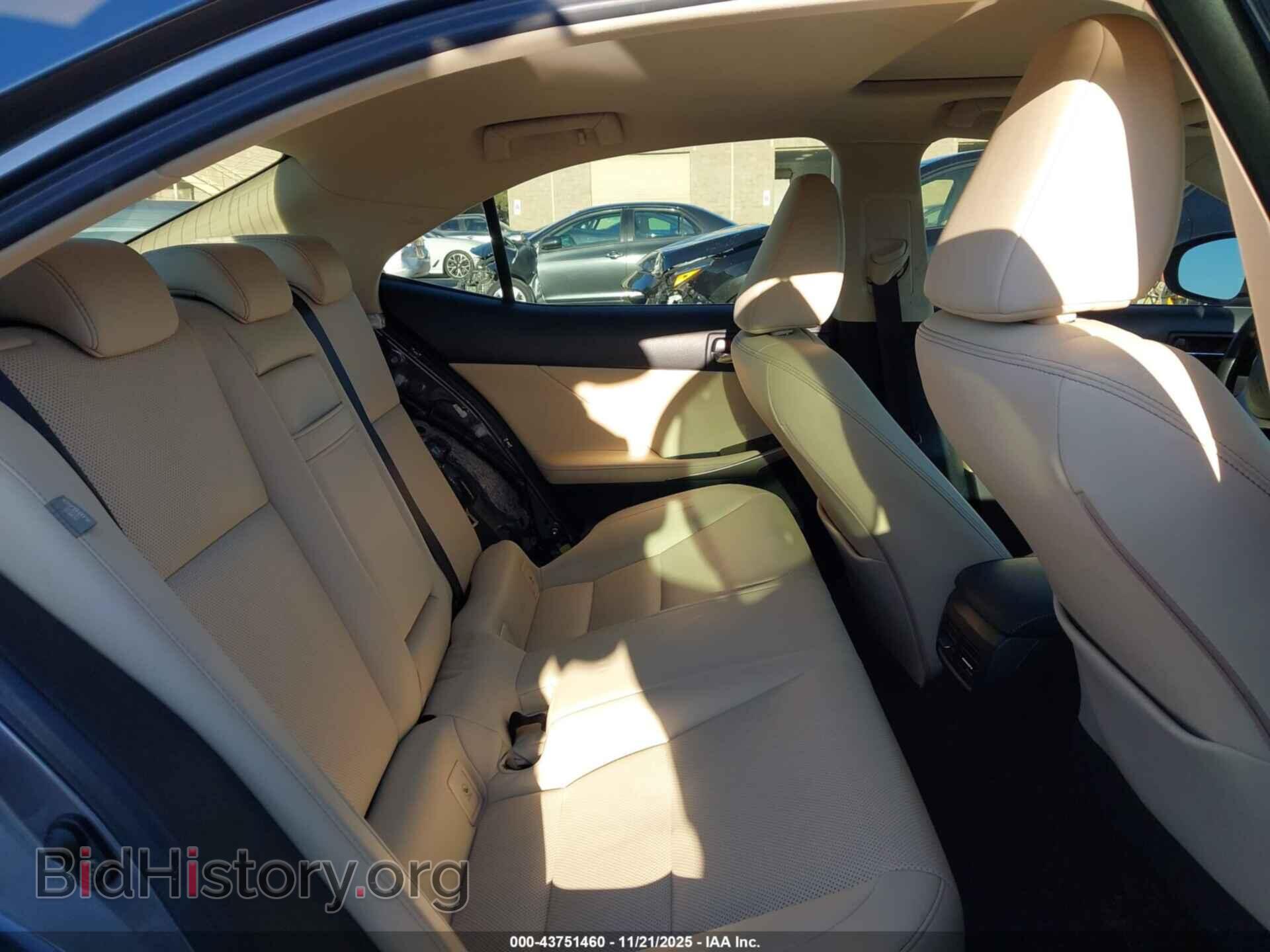 2016 LEXUS IS 200T - VIN: JTHBA1D21G5019742 - Фото 8