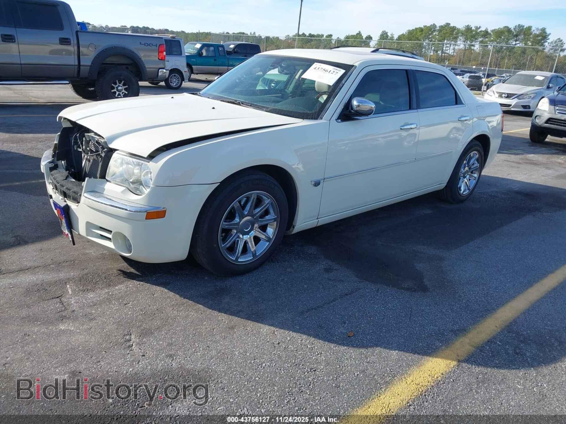 2006 CHRYSLER 300C - VIN: 2C3KA63H86H246460 - Фото 2