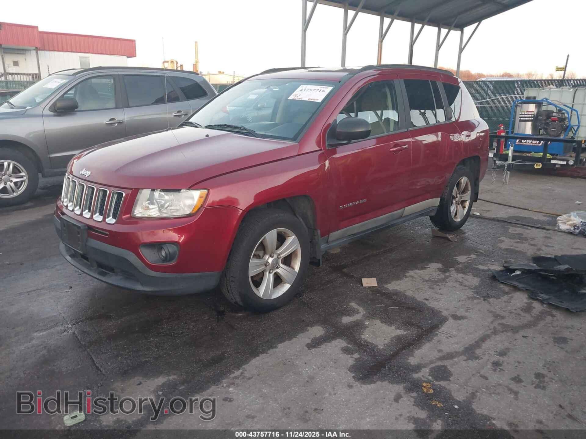 2011 JEEP COMPASS - VIN: 1J4NF1FB8BD135798 - Фото 2
