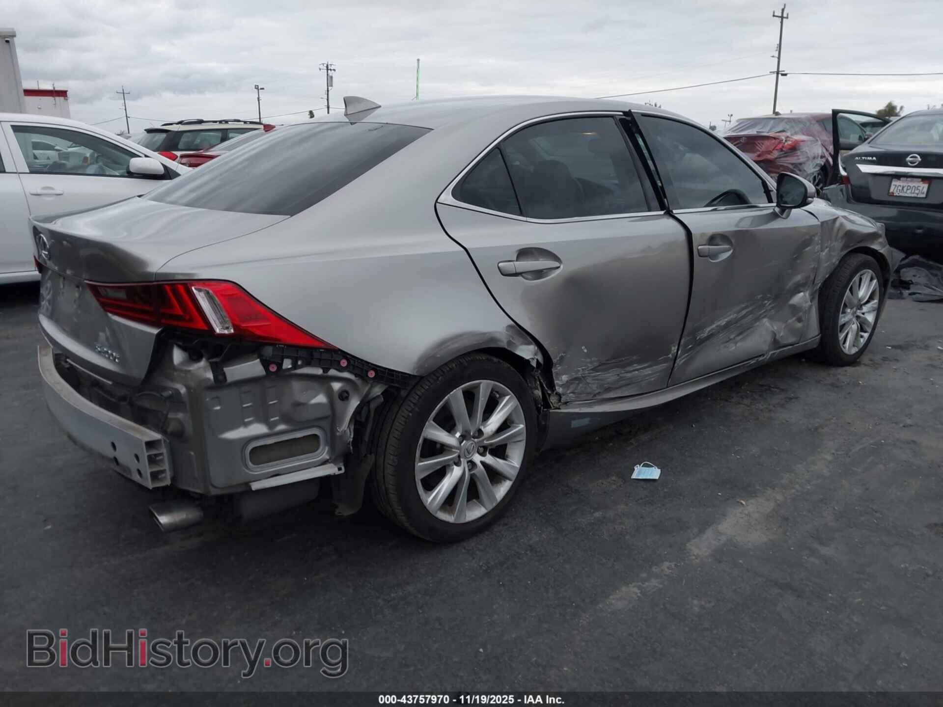 2016 LEXUS IS 200T - VIN: JTHBA1D20G5010546 - Фото 4