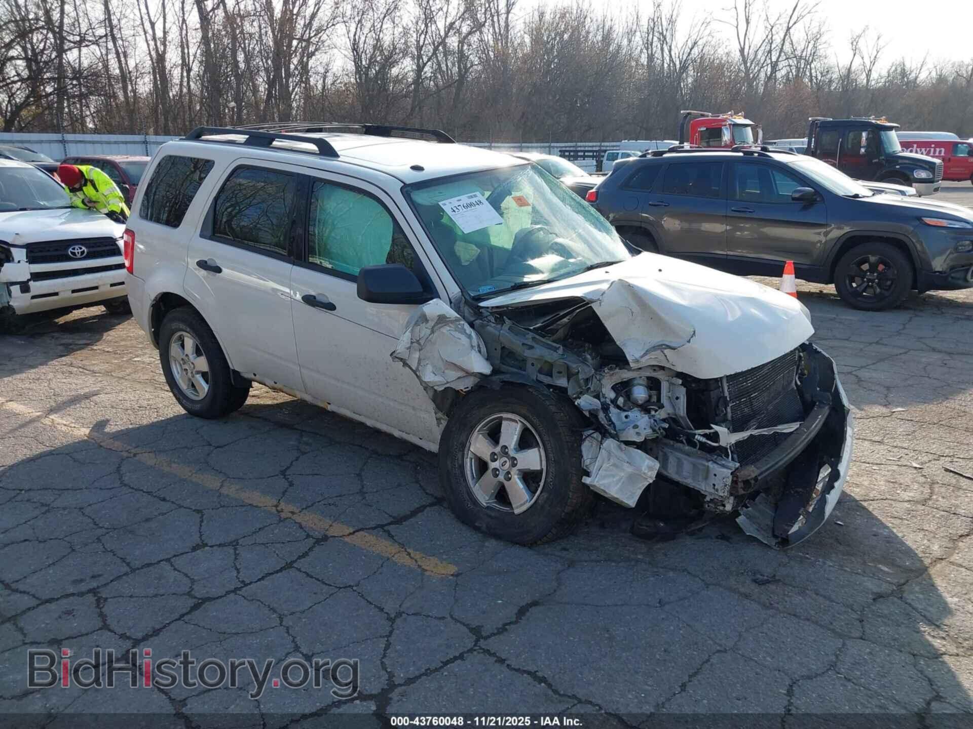 Photo 1FMCU0D79BKA32845 - FORD ESCAPE 2011