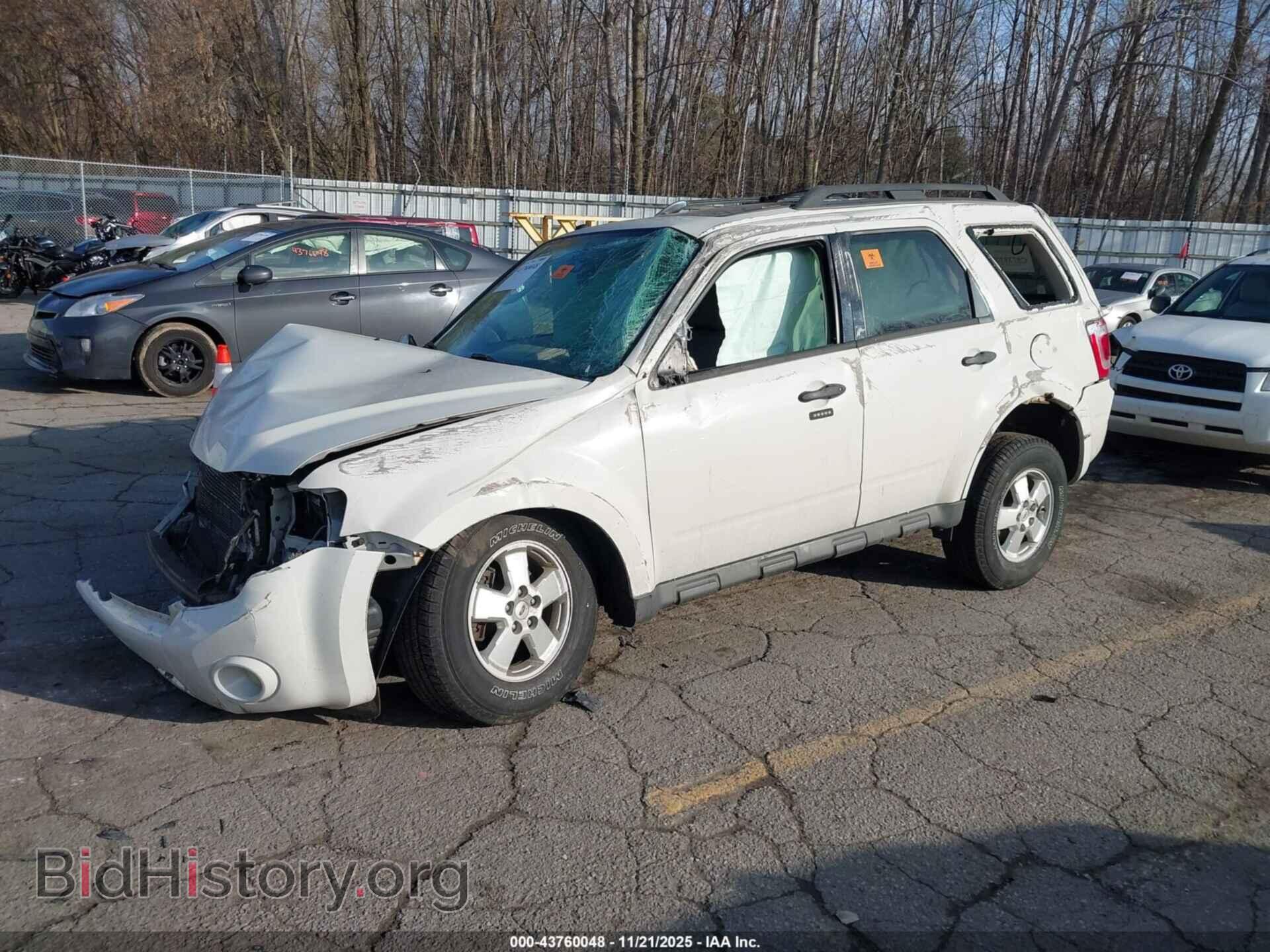 2011 FORD ESCAPE - VIN: 1FMCU0D79BKA32845 - Фото 2