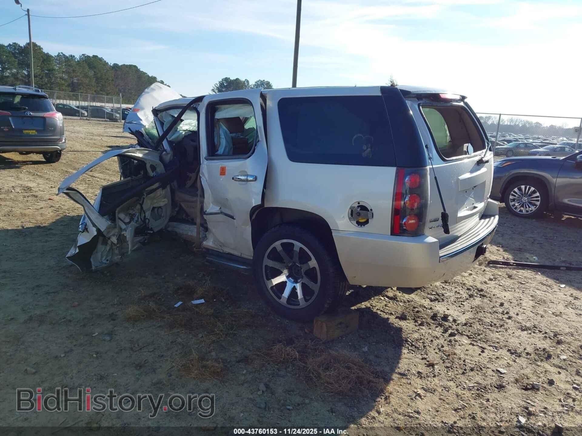 2011 GMC YUKON - VIN: 1GKS2EEF1BR107932 - Photo 3