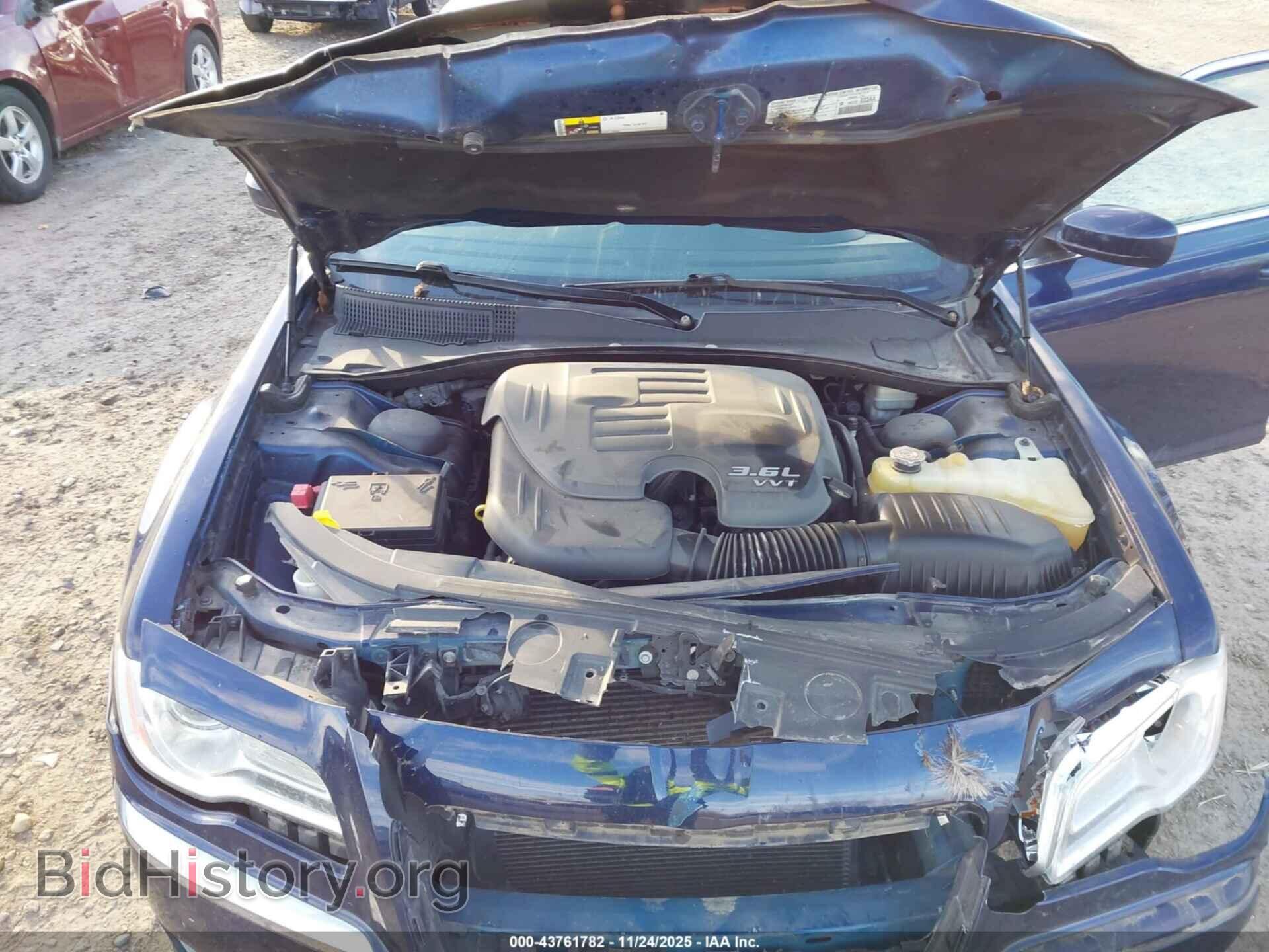 2013 CHRYSLER 300 - VIN: 2C3CCAAG2DH732769 - Фото 10