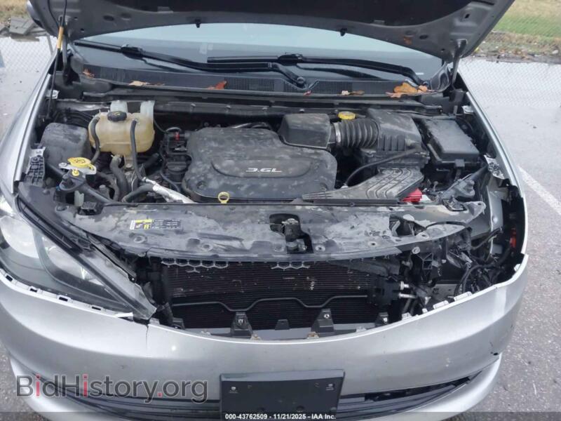 2017 Chrysler PACIFICA (VIN 2C4RC1DG0HR711968) — photo 10 of 18
