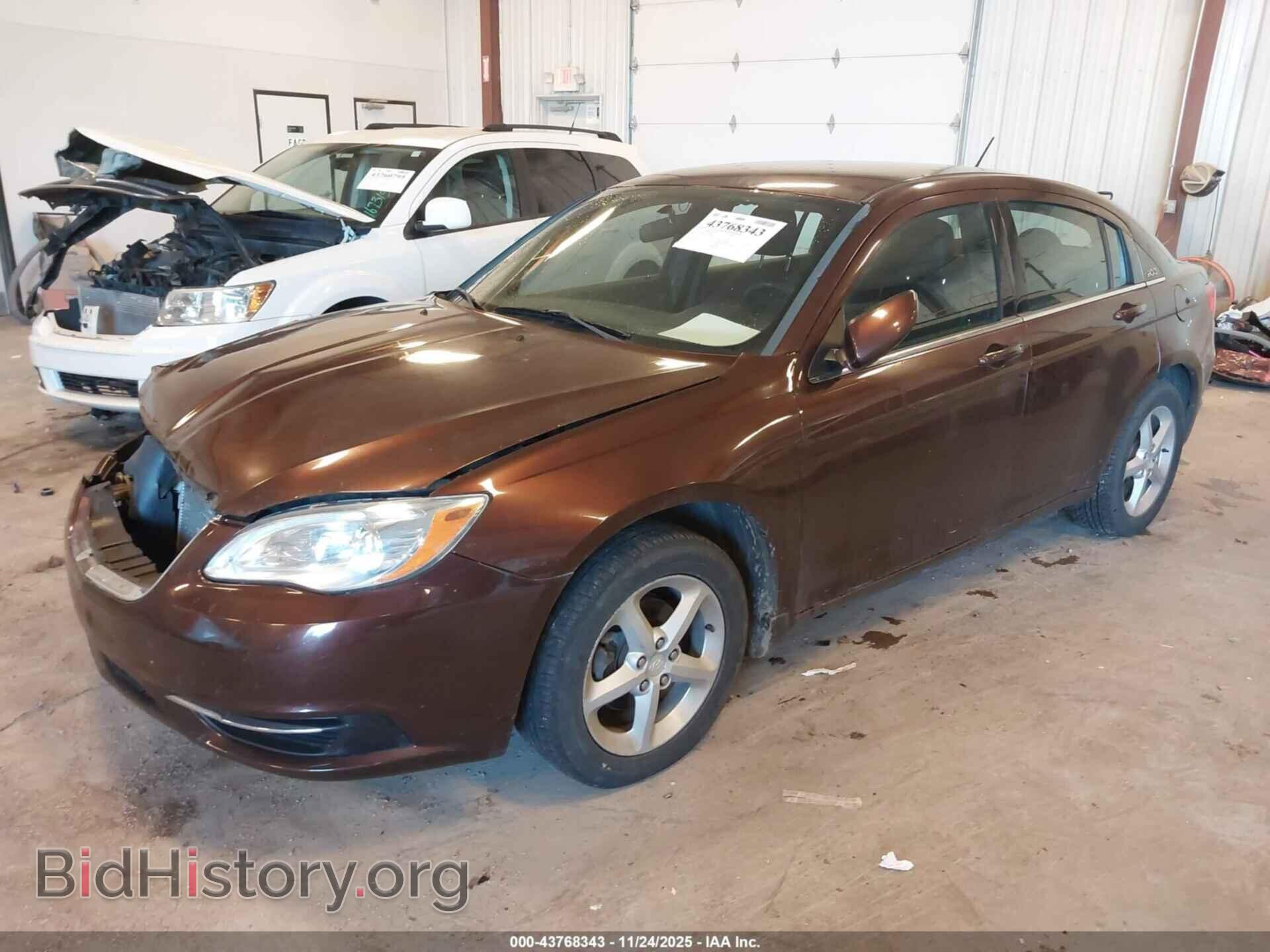 2012 CHRYSLER 200 - VIN: 1C3CCBAB2CN329066 - Photo 2