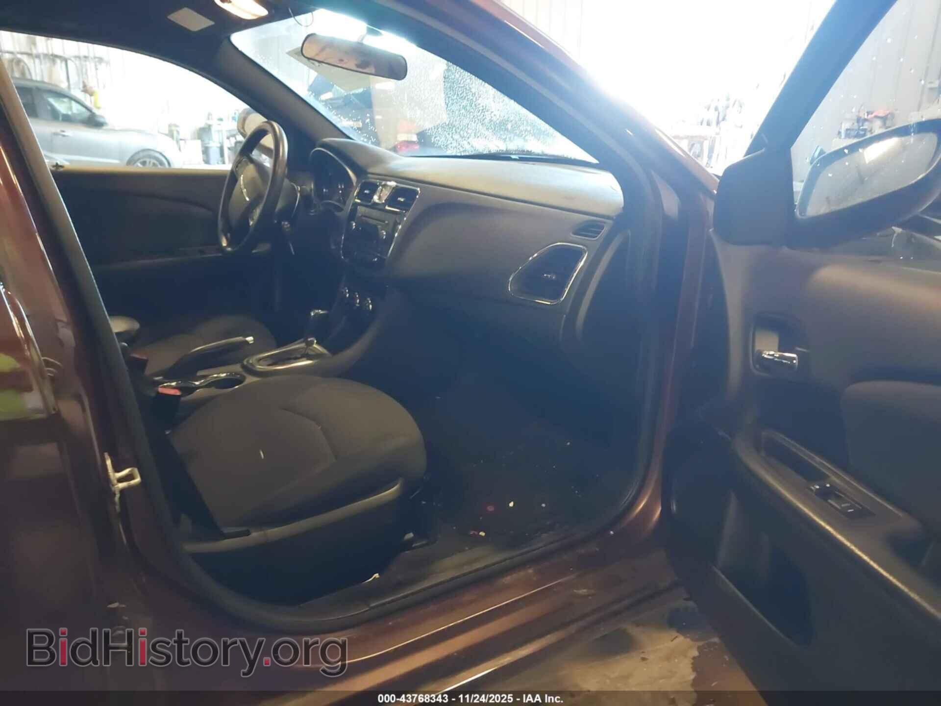 2012 CHRYSLER 200 - VIN: 1C3CCBAB2CN329066 - Photo 5