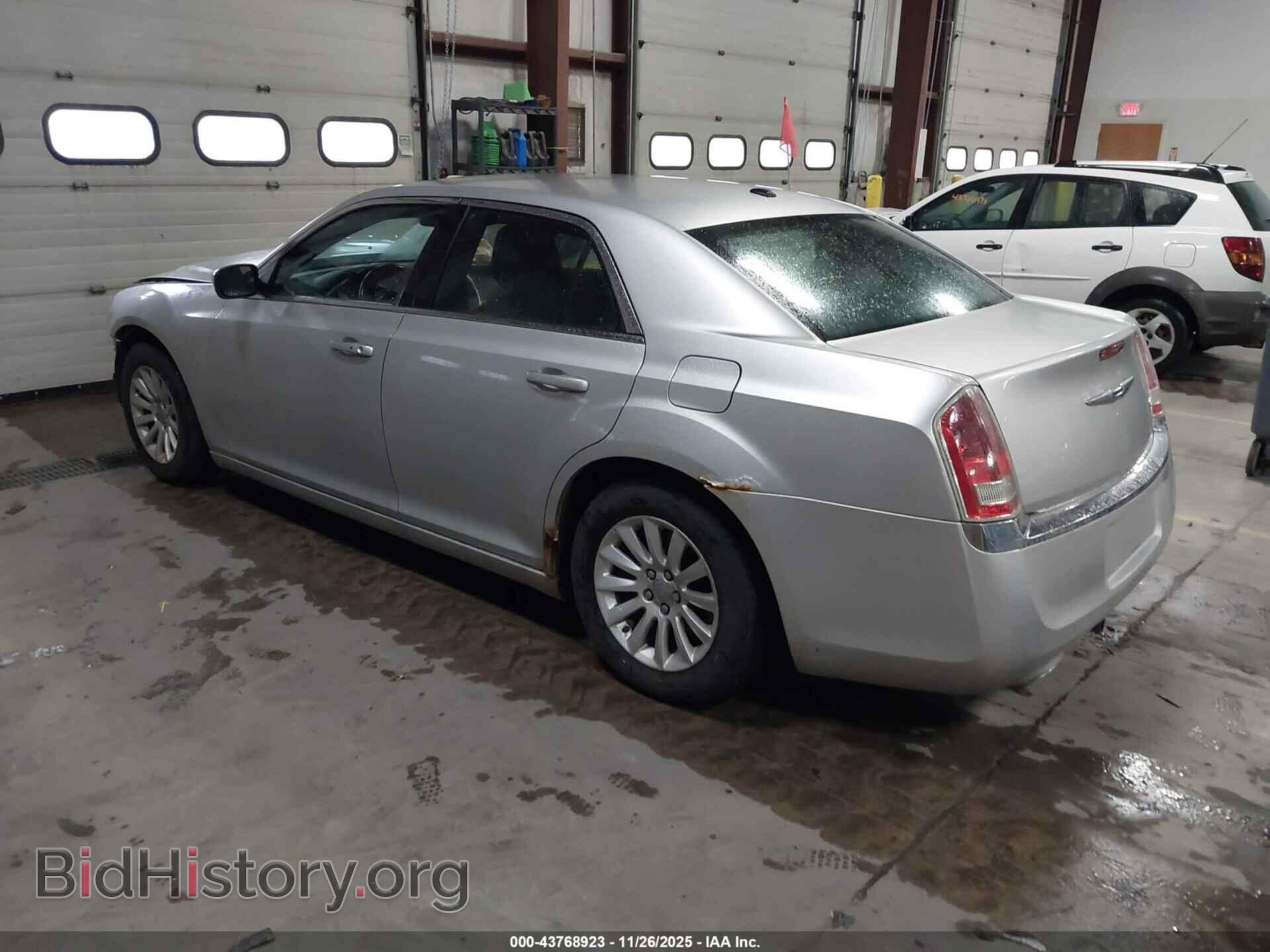 2012 CHRYSLER 300 - VIN: 2C3CCAAG5CH110357 - Фото 3