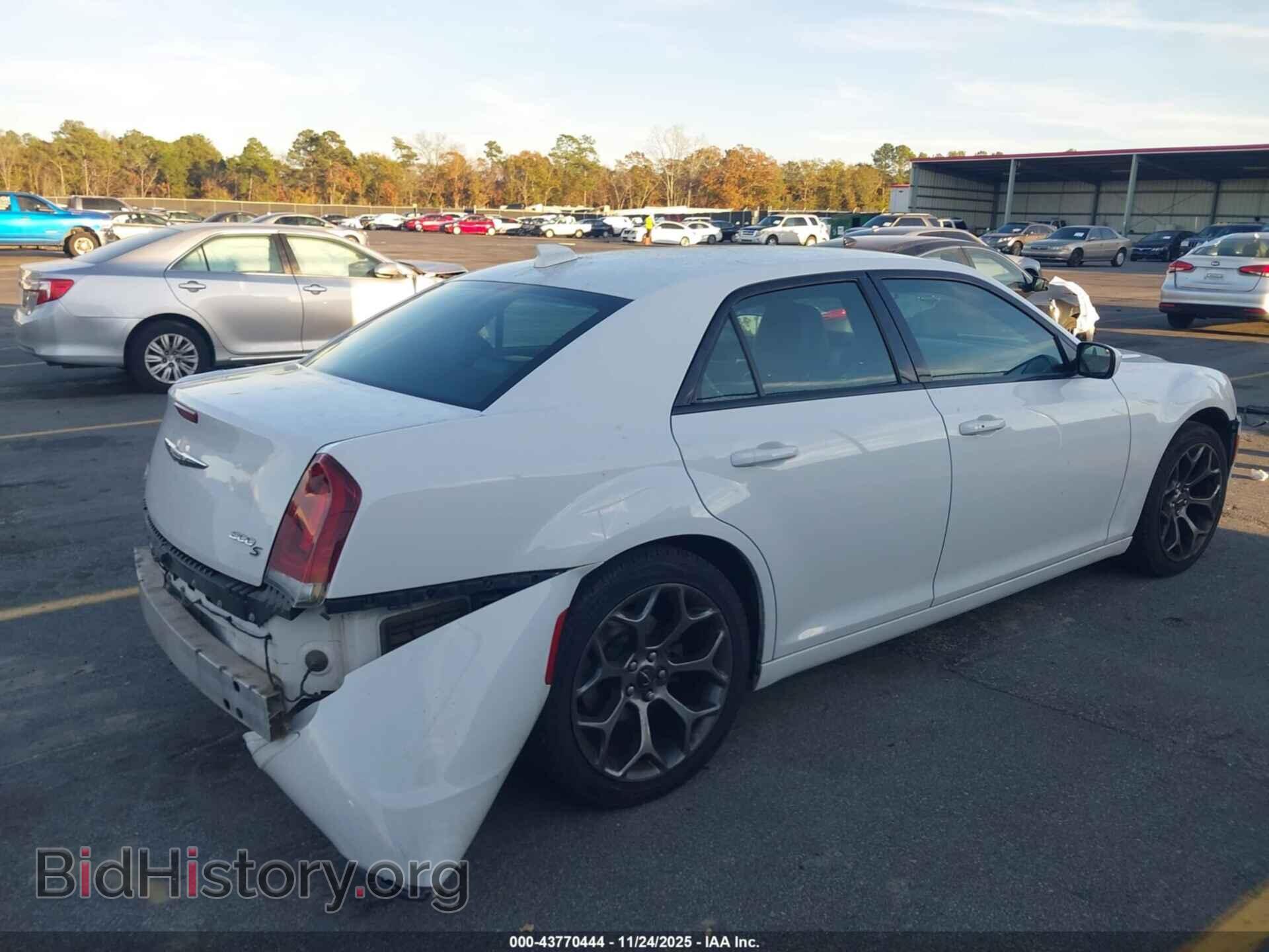 2017 CHRYSLER 300 - VIN: 2C3CCABG4HH617725 - Фото 4