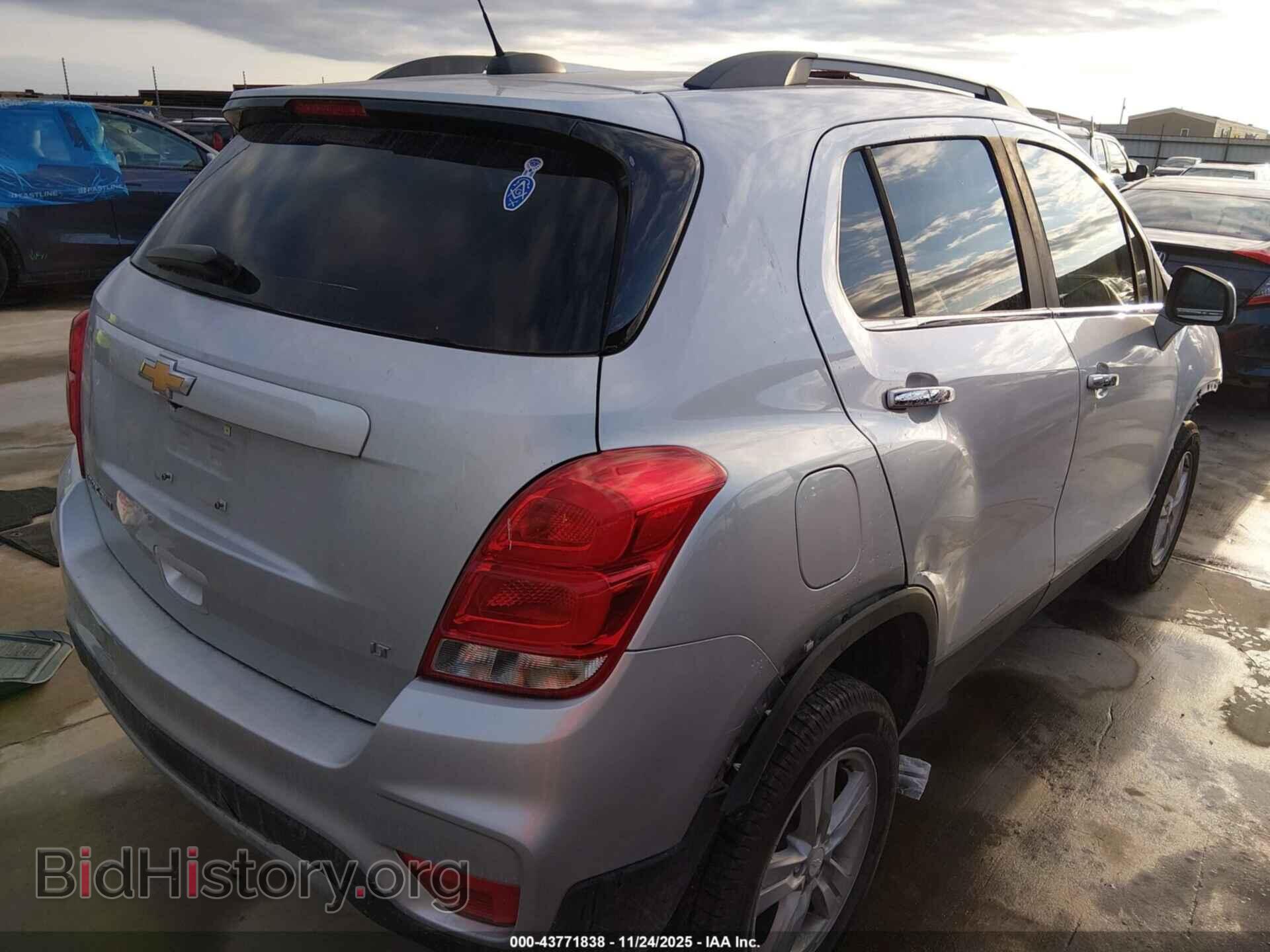 2019 CHEVROLET TRAX - VIN: 3GNCJPSB2KL404061 - Фото 4