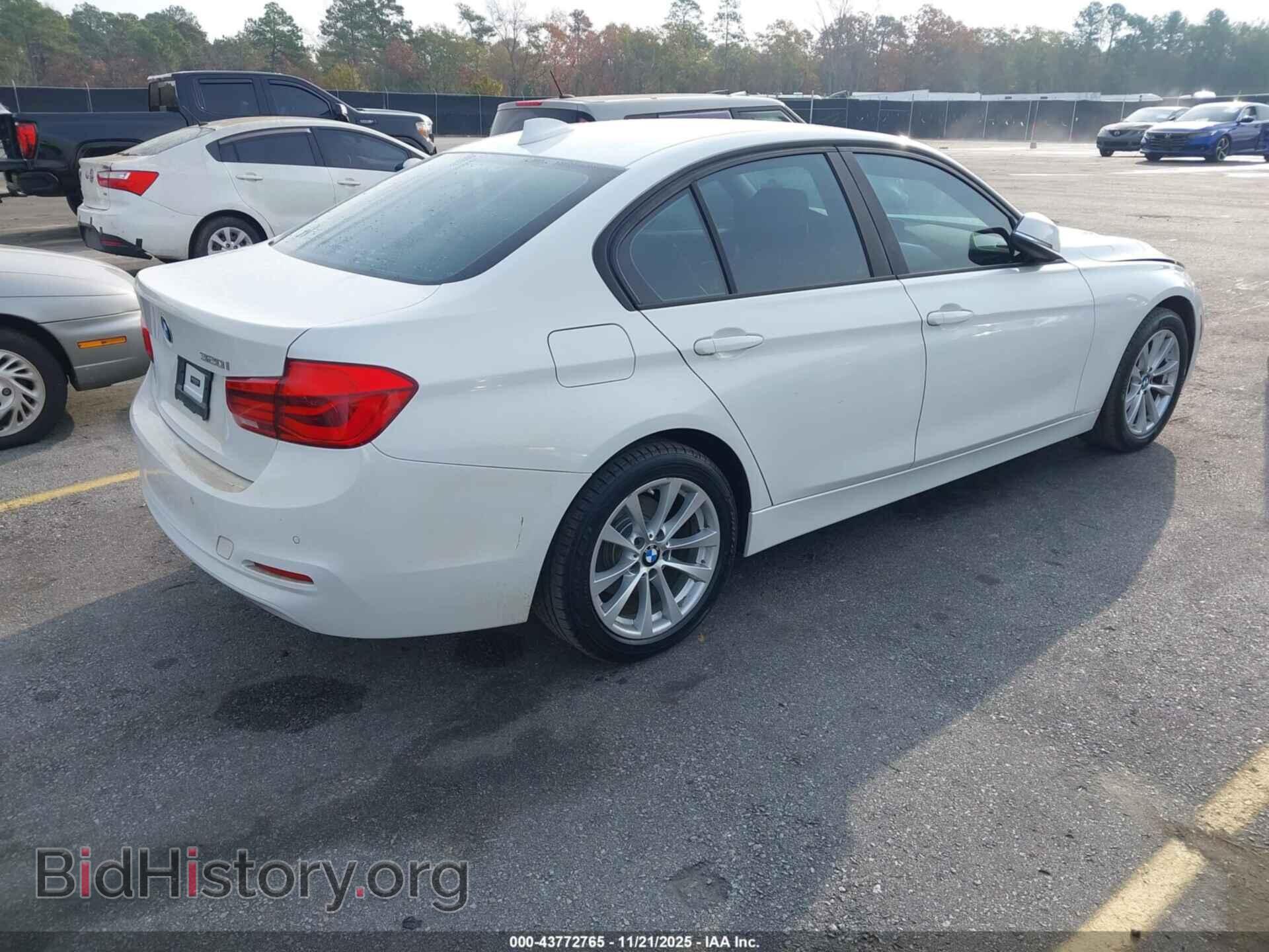 2016 BMW 320I - VIN: WBA8A9C55GK618258 - Фото 4