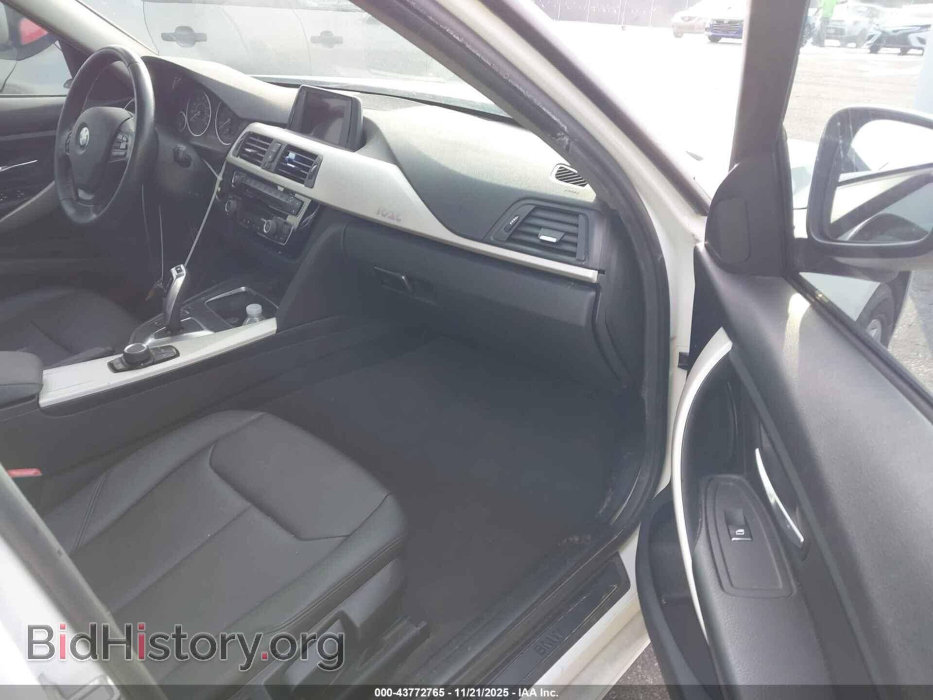 2016 BMW 320I - VIN: WBA8A9C55GK618258 - Фото 5