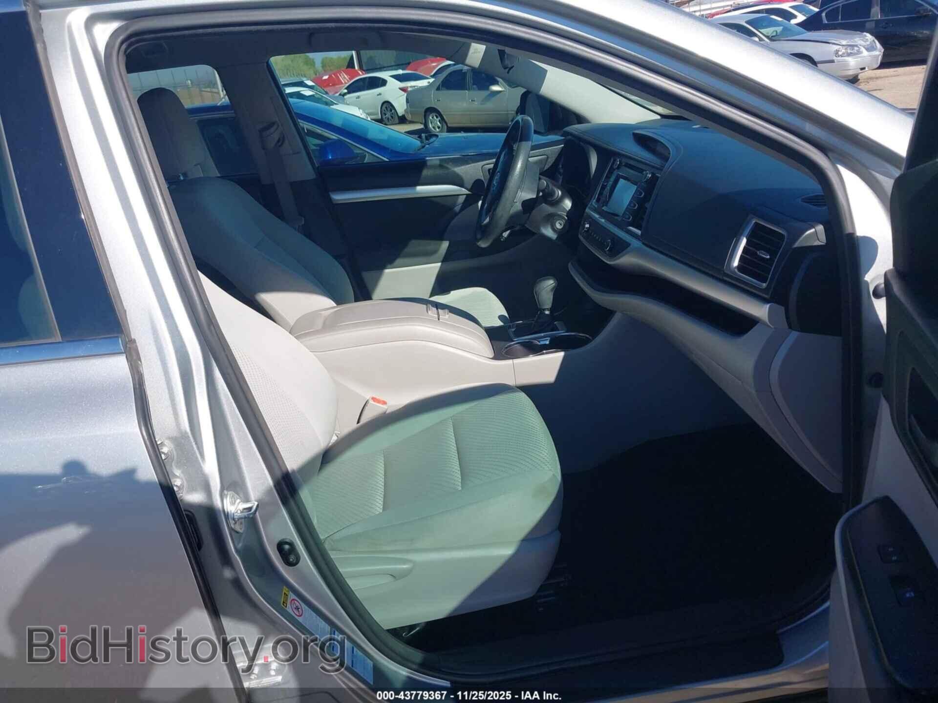 2017 TOYOTA HIGHLANDER - VIN: 5TDBZRFH6HS362293 - Фото 5