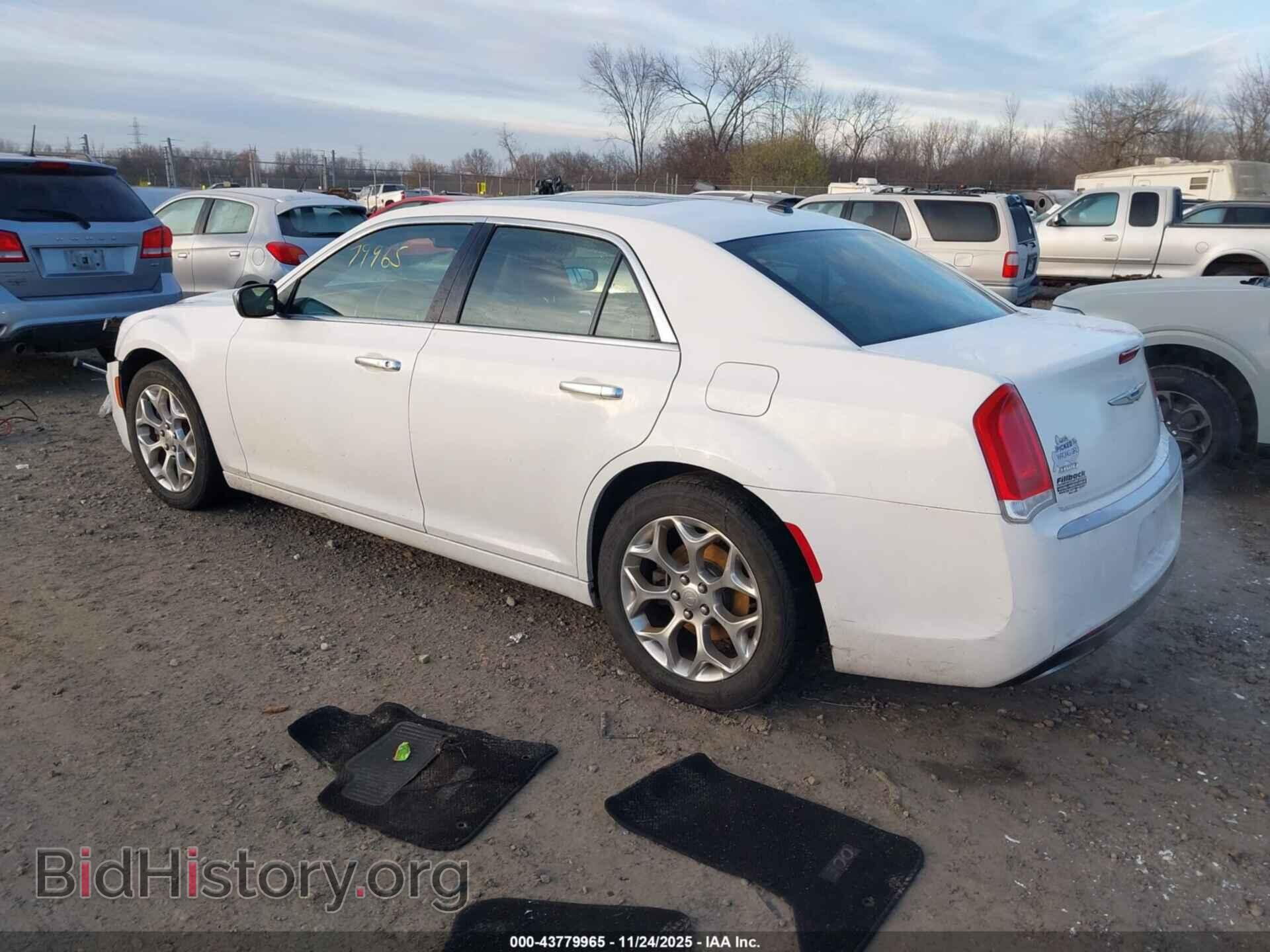2016 CHRYSLER 300C - VIN: 2C3CCASGXGH161745 - Фото 3