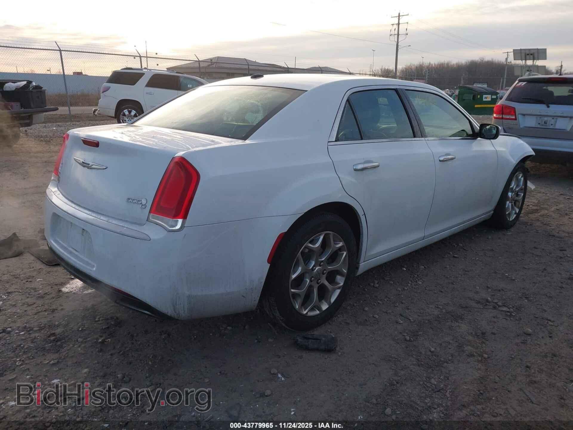 2016 CHRYSLER 300C - VIN: 2C3CCASGXGH161745 - Фото 4