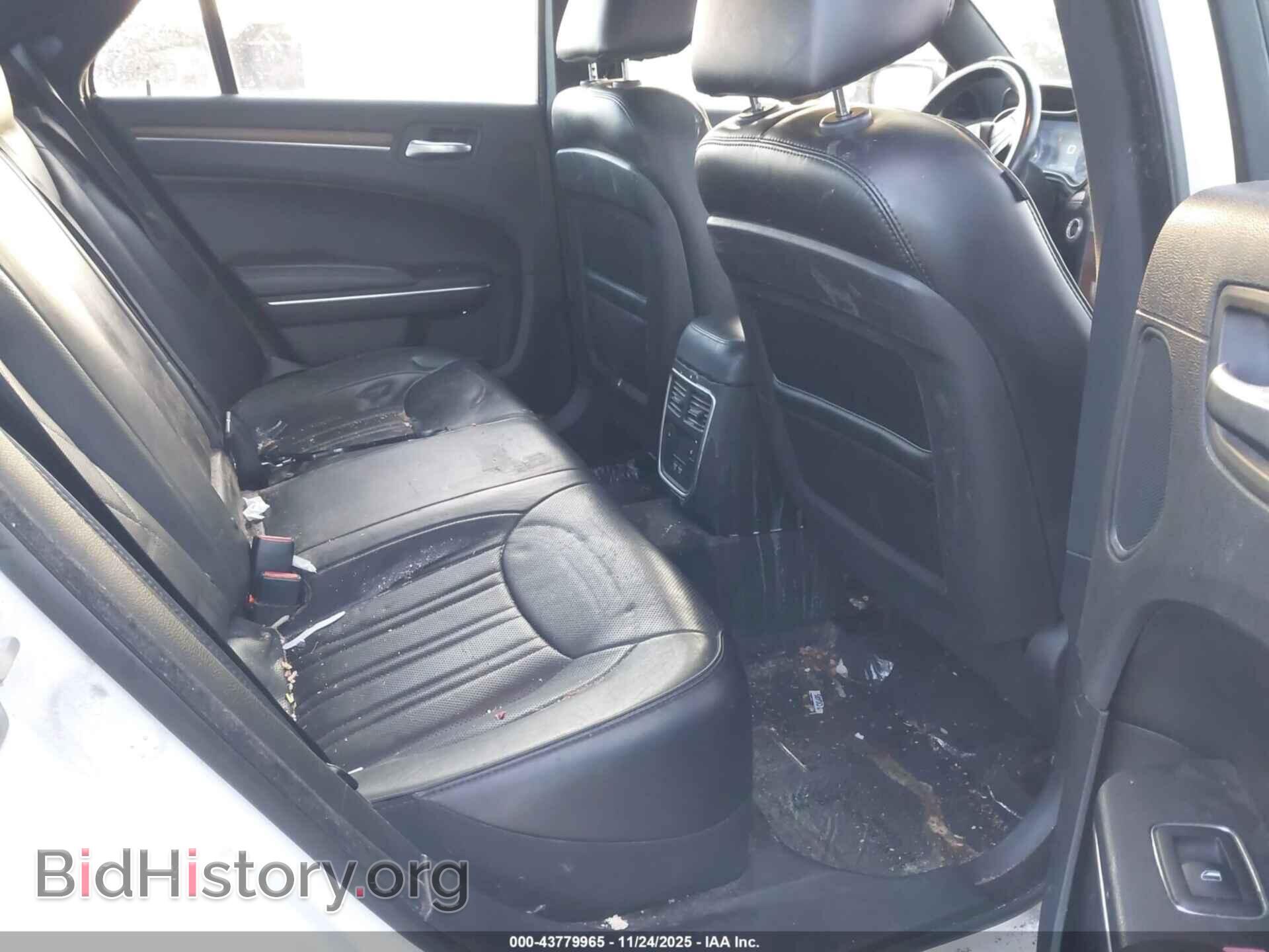 2016 CHRYSLER 300C - VIN: 2C3CCASGXGH161745 - Фото 8