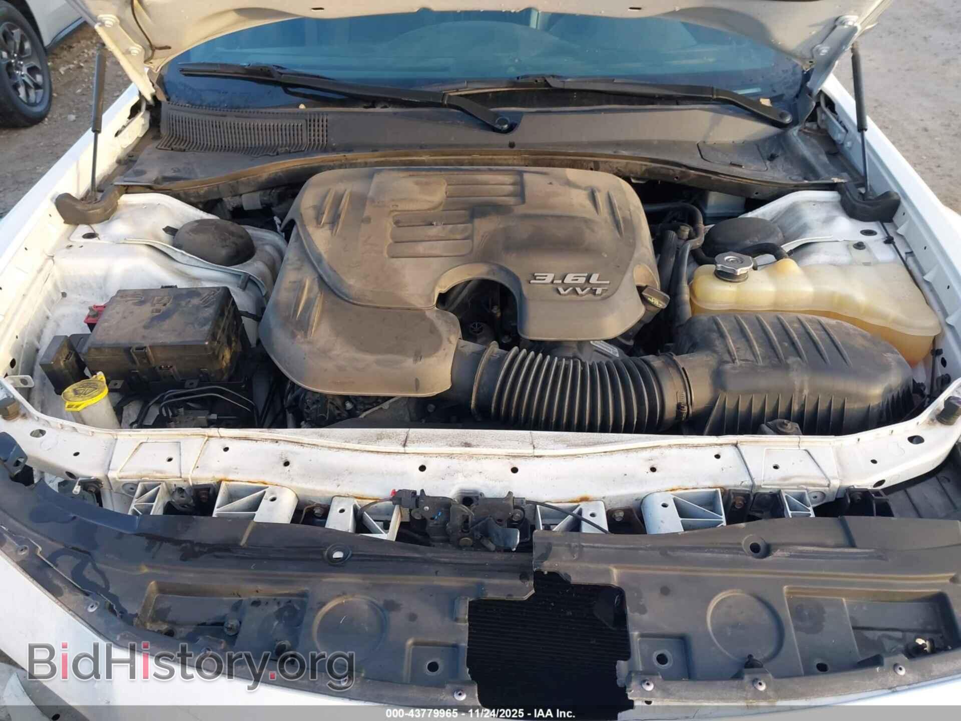 2016 CHRYSLER 300C - VIN: 2C3CCASGXGH161745 - Фото 10