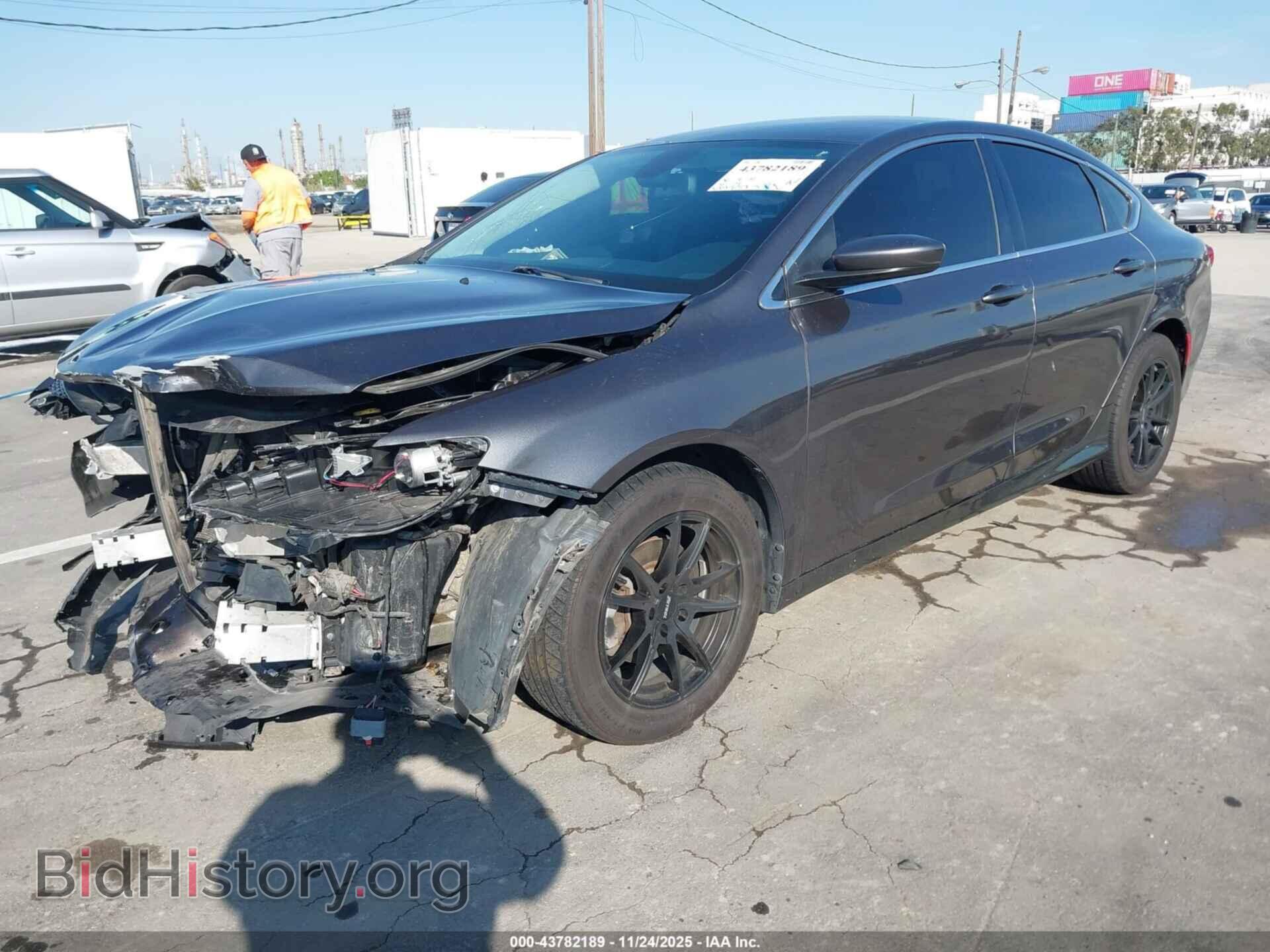 2015 CHRYSLER 200 - VIN: 1C3CCCFB5FN624357 - Фото 2