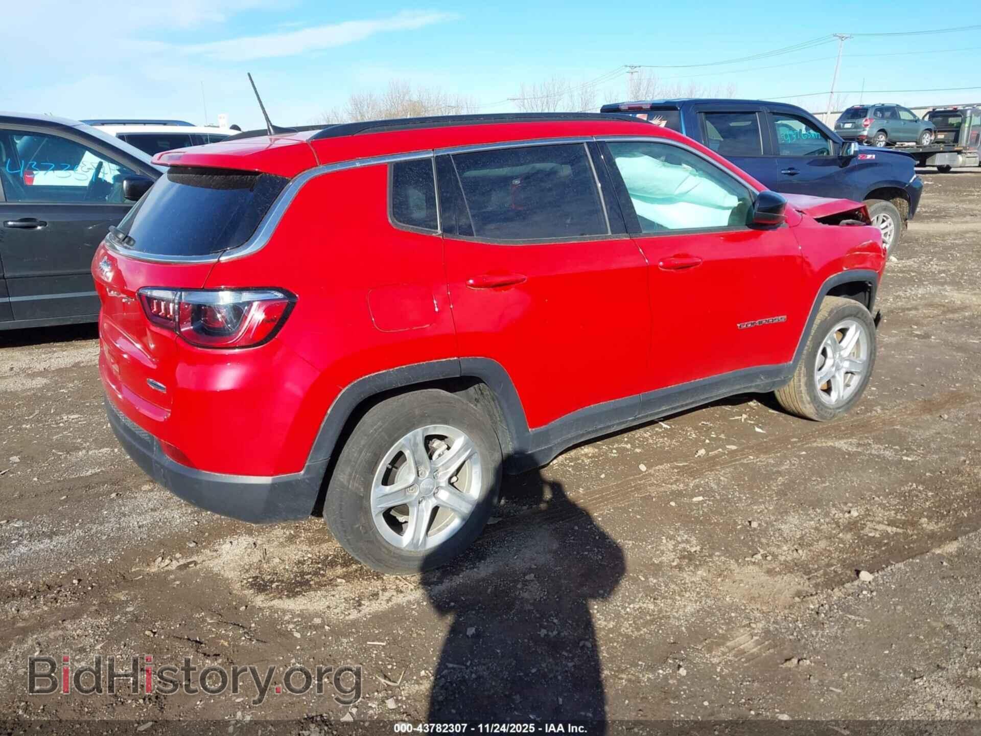 2024 JEEP COMPASS - VIN: 3C4NJDBN9RT585227 - Фото 4