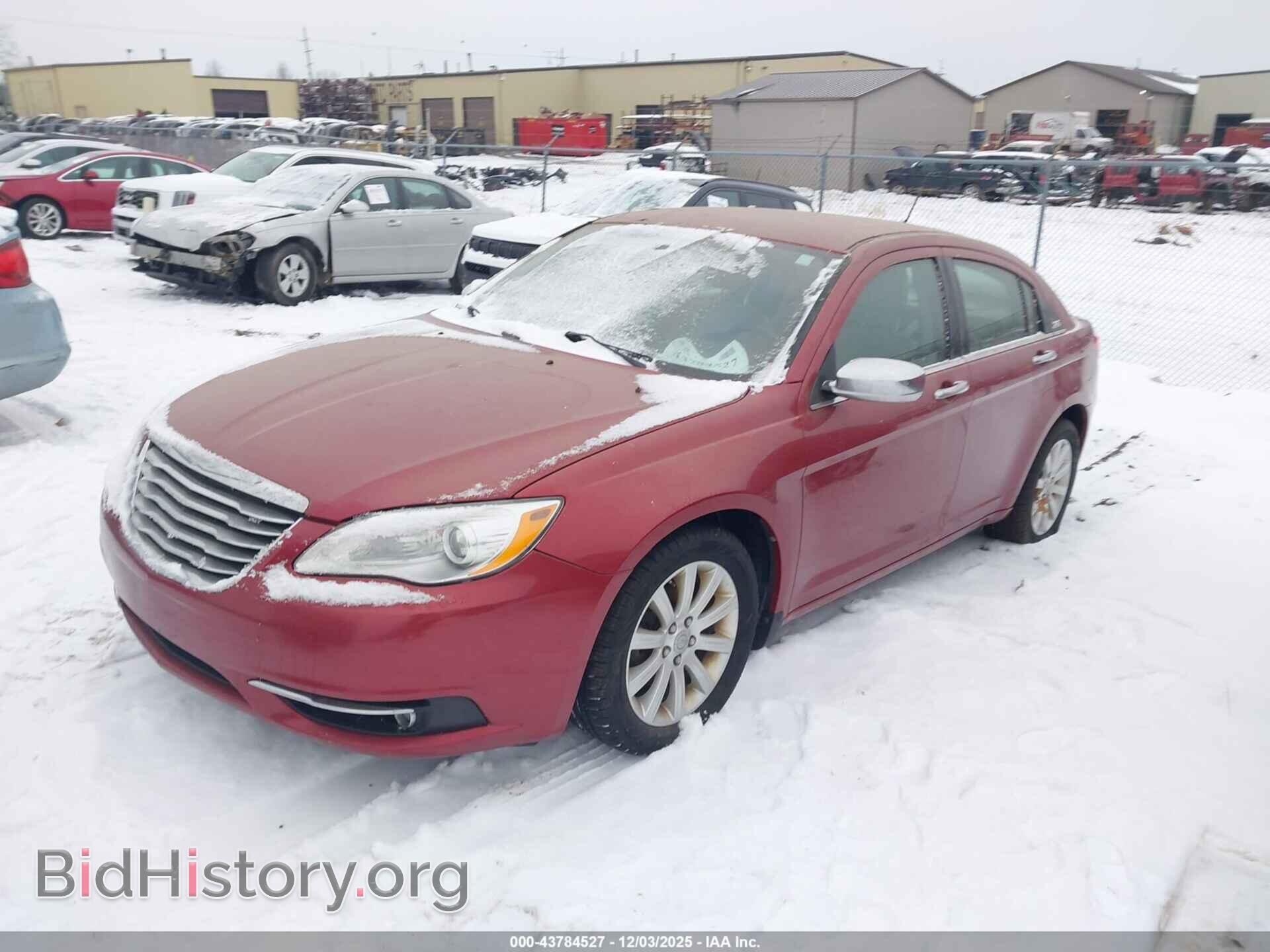 2013 CHRYSLER 200 - VIN: 1C3CCBCGXDN657331 - Фото 2