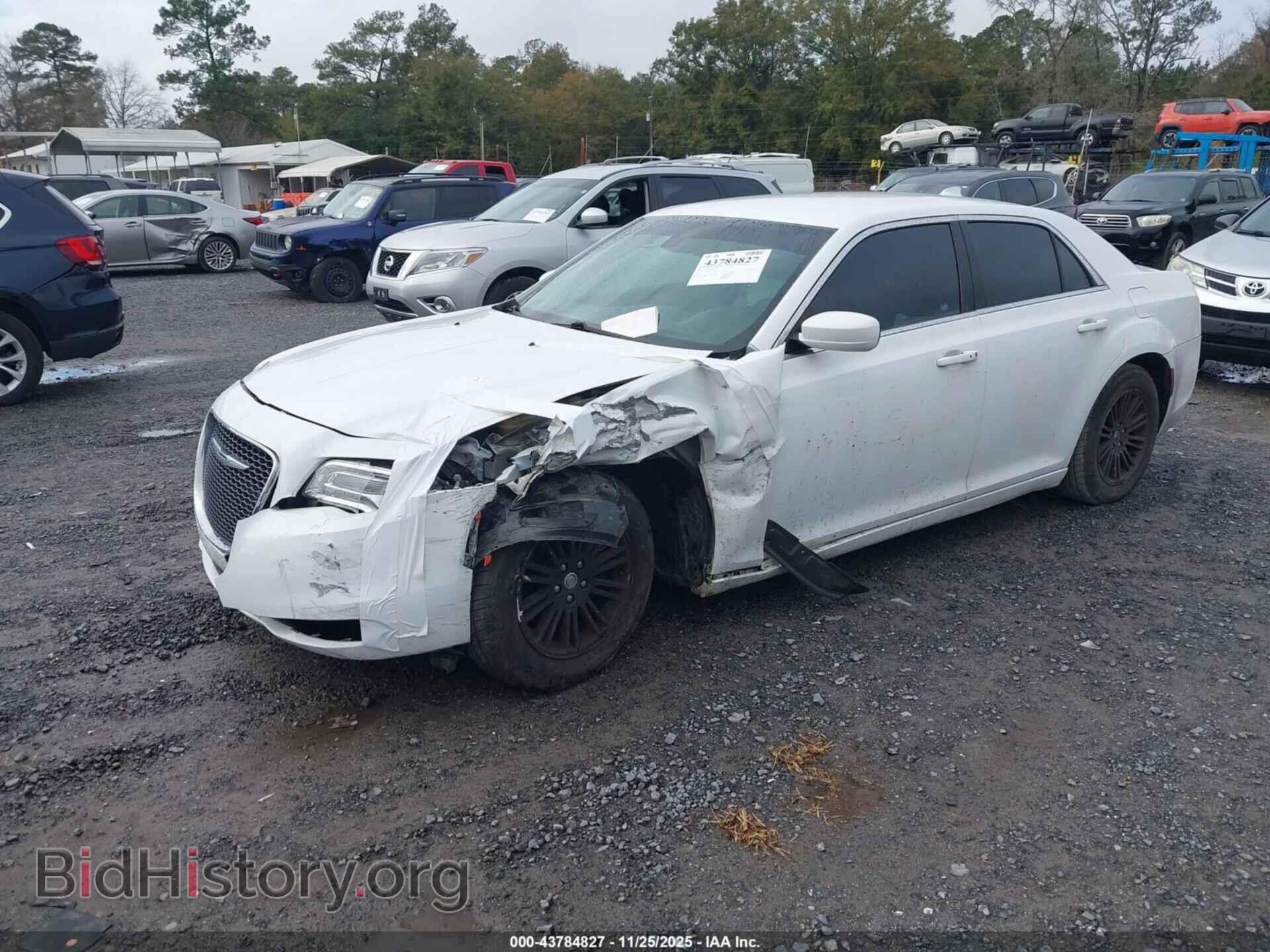 2016 CHRYSLER 300 - VIN: 2C3CCAAG9GH273793 - Фото 2