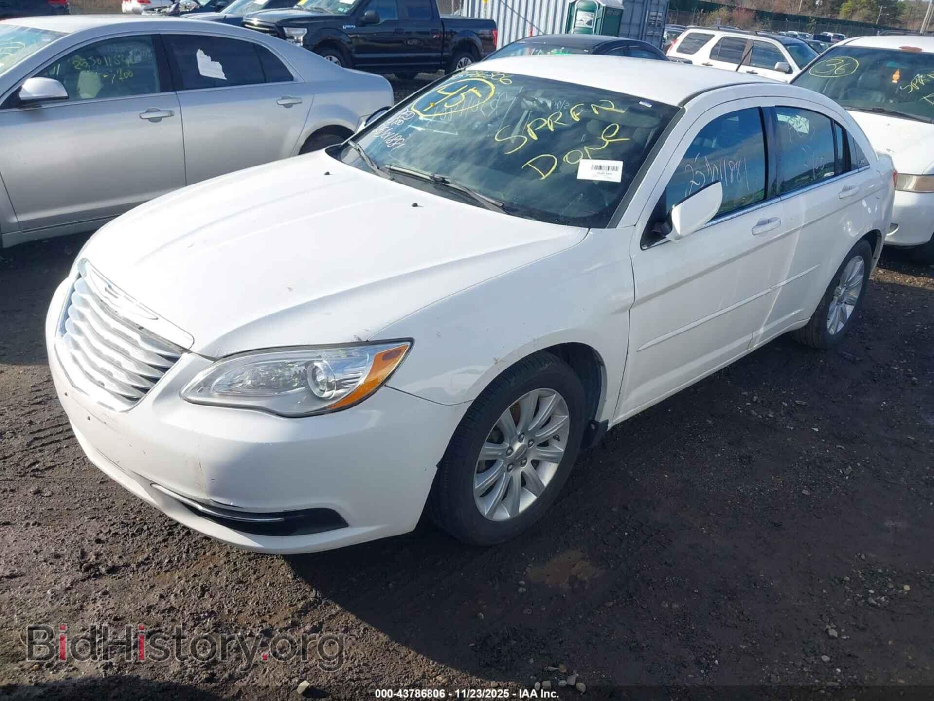 2013 CHRYSLER 200 - VIN: 1C3CCBBB7DN721685 - Фото 2
