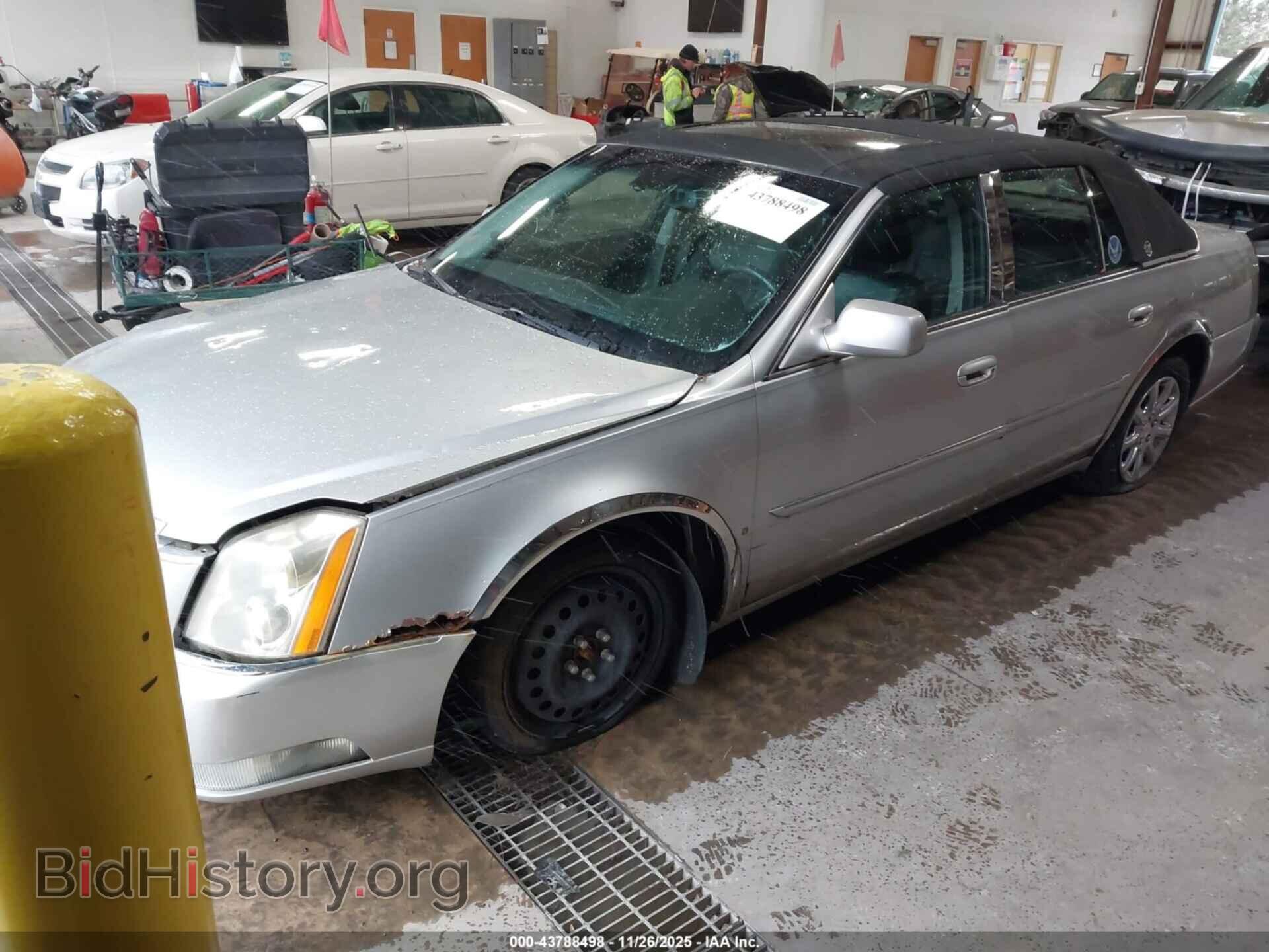 2008 CADILLAC DTS - VIN: 1G6KD57YX8U136102 - Photo 2
