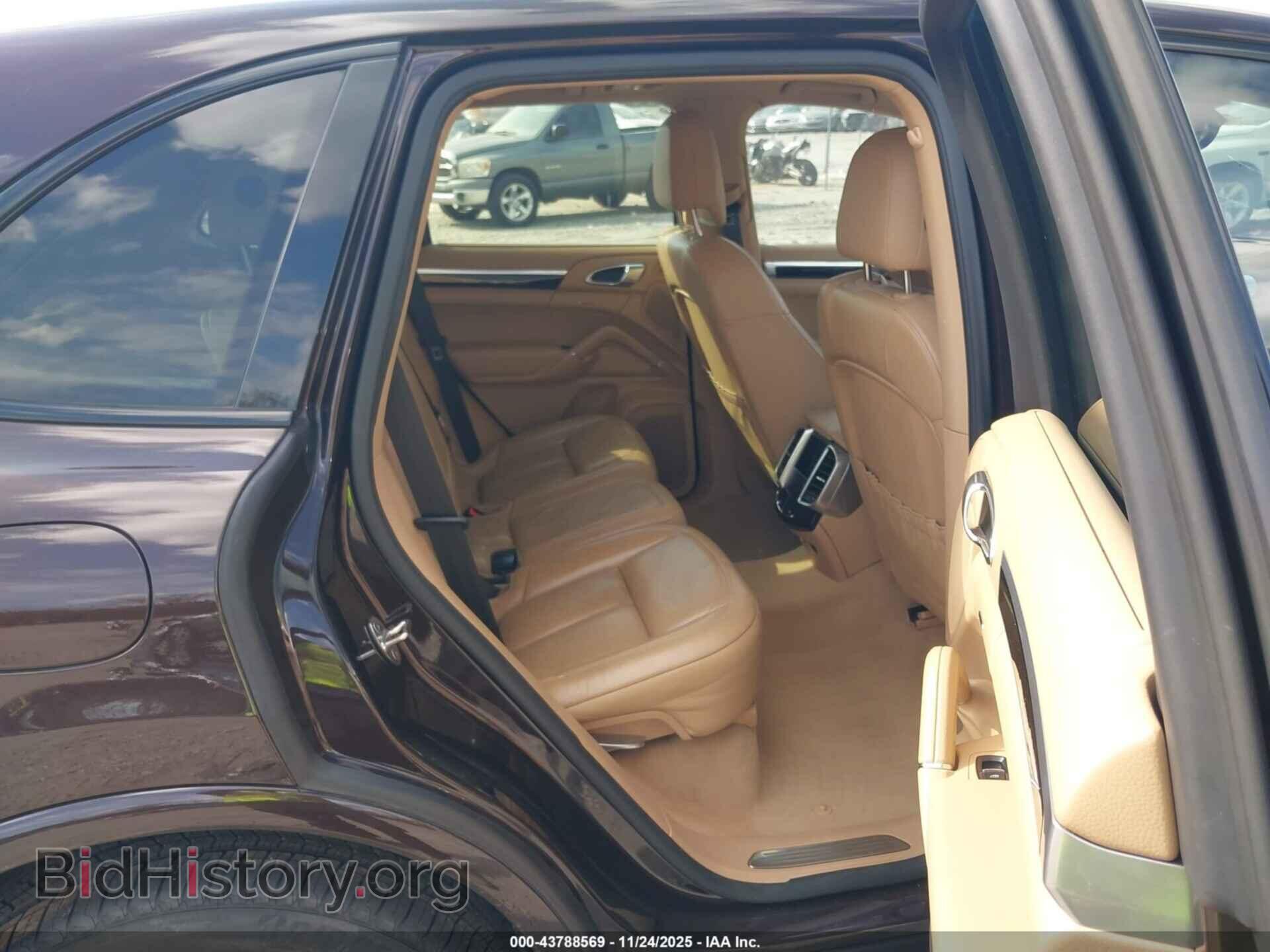 2017 PORSCHE CAYENNE - VIN: WP1AA2A22HKA82308 - Фото 8