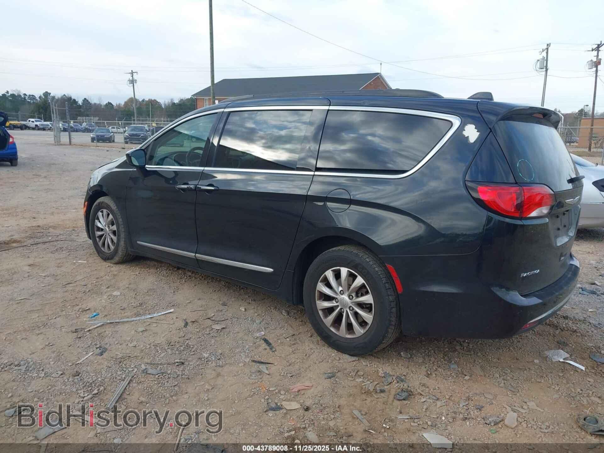 2017 CHRYSLER PACIFICA - VIN: 2C4RC1BG1HR788061 - Фото 3
