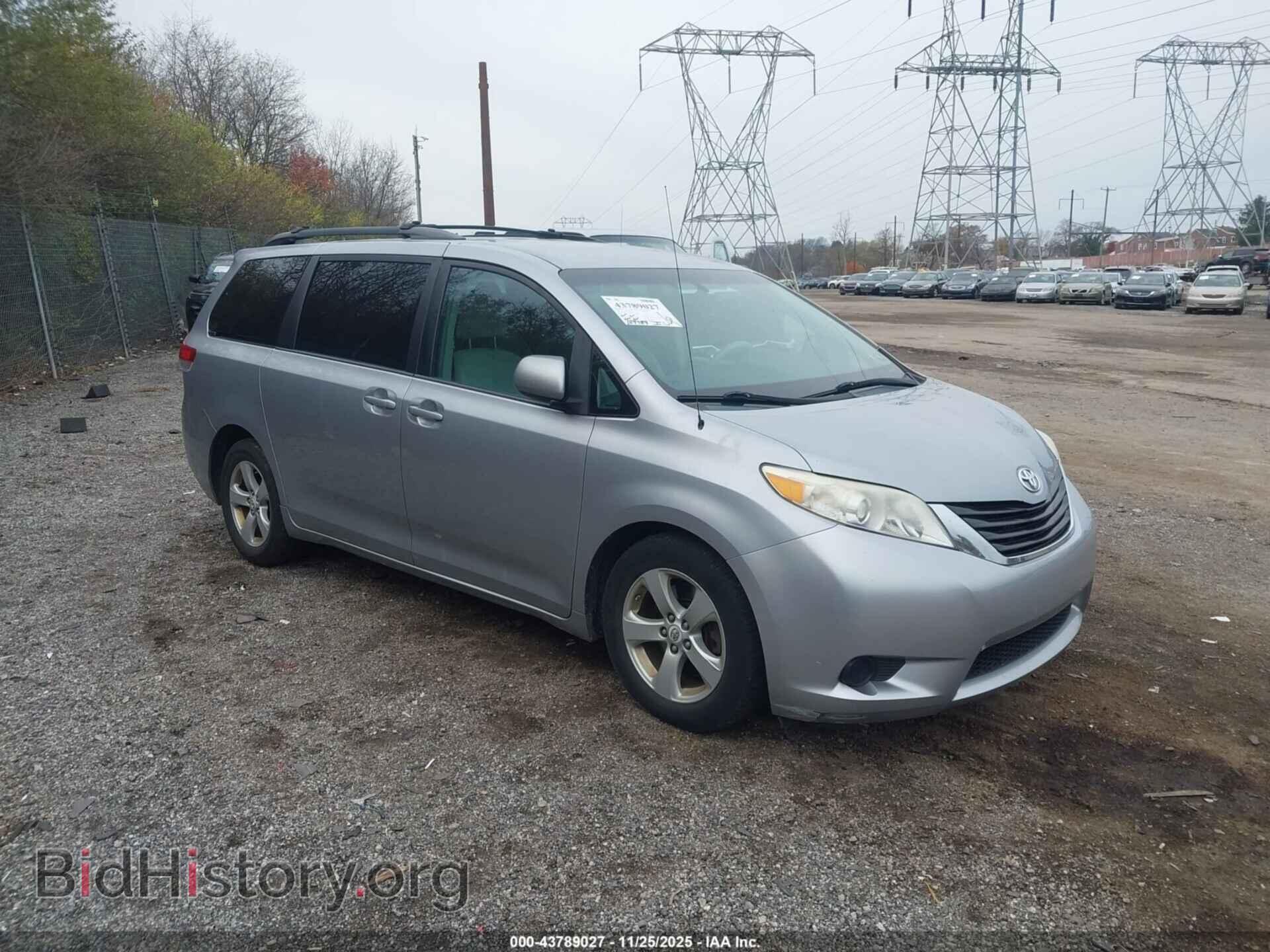 Фотография 5TDKK3DC3CS234076 - TOYOTA SIENNA 2012