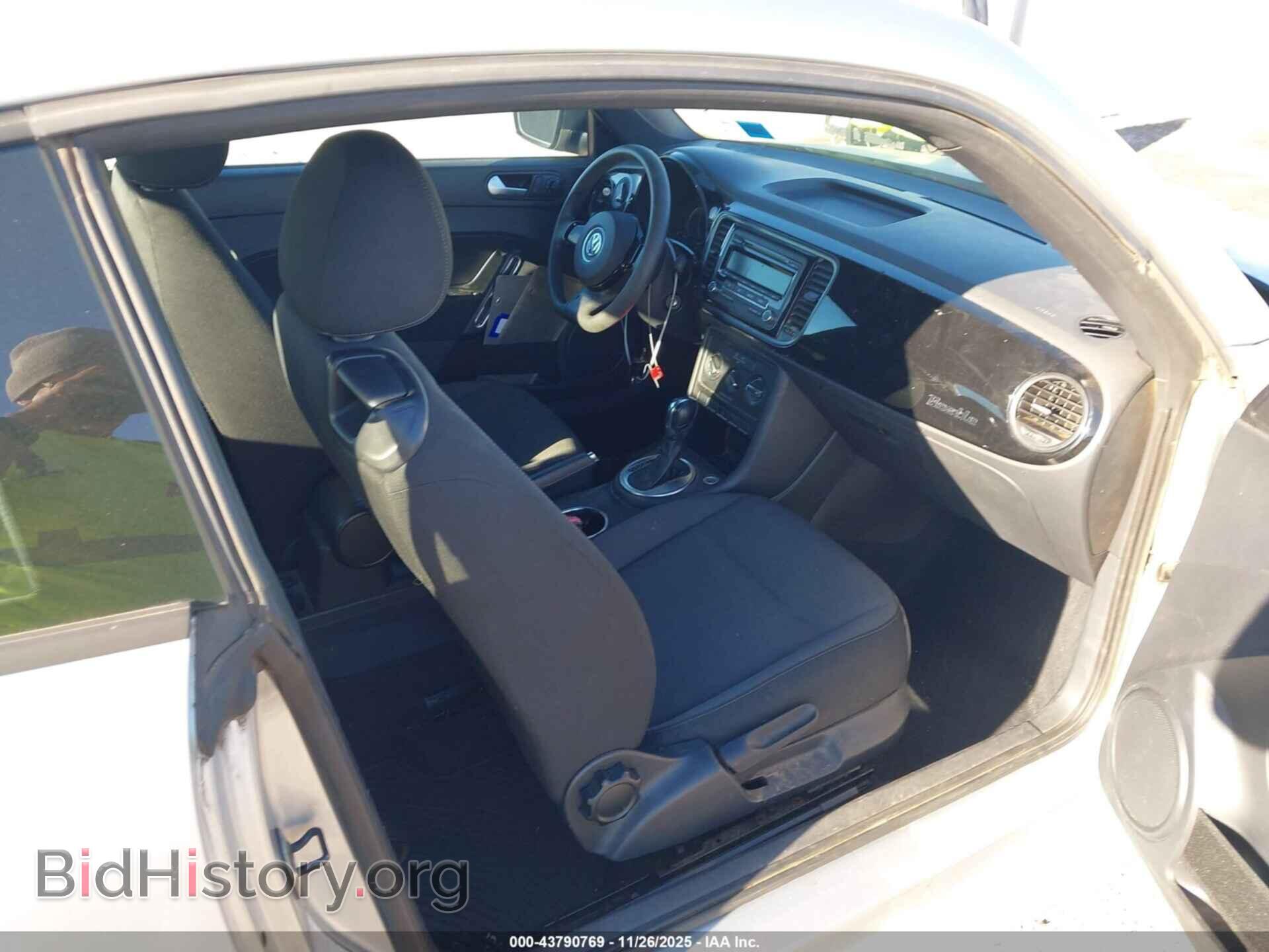 2014 VOLKSWAGEN BEETLE - VIN: 3VWF17AT4EM643235 - Фото 5