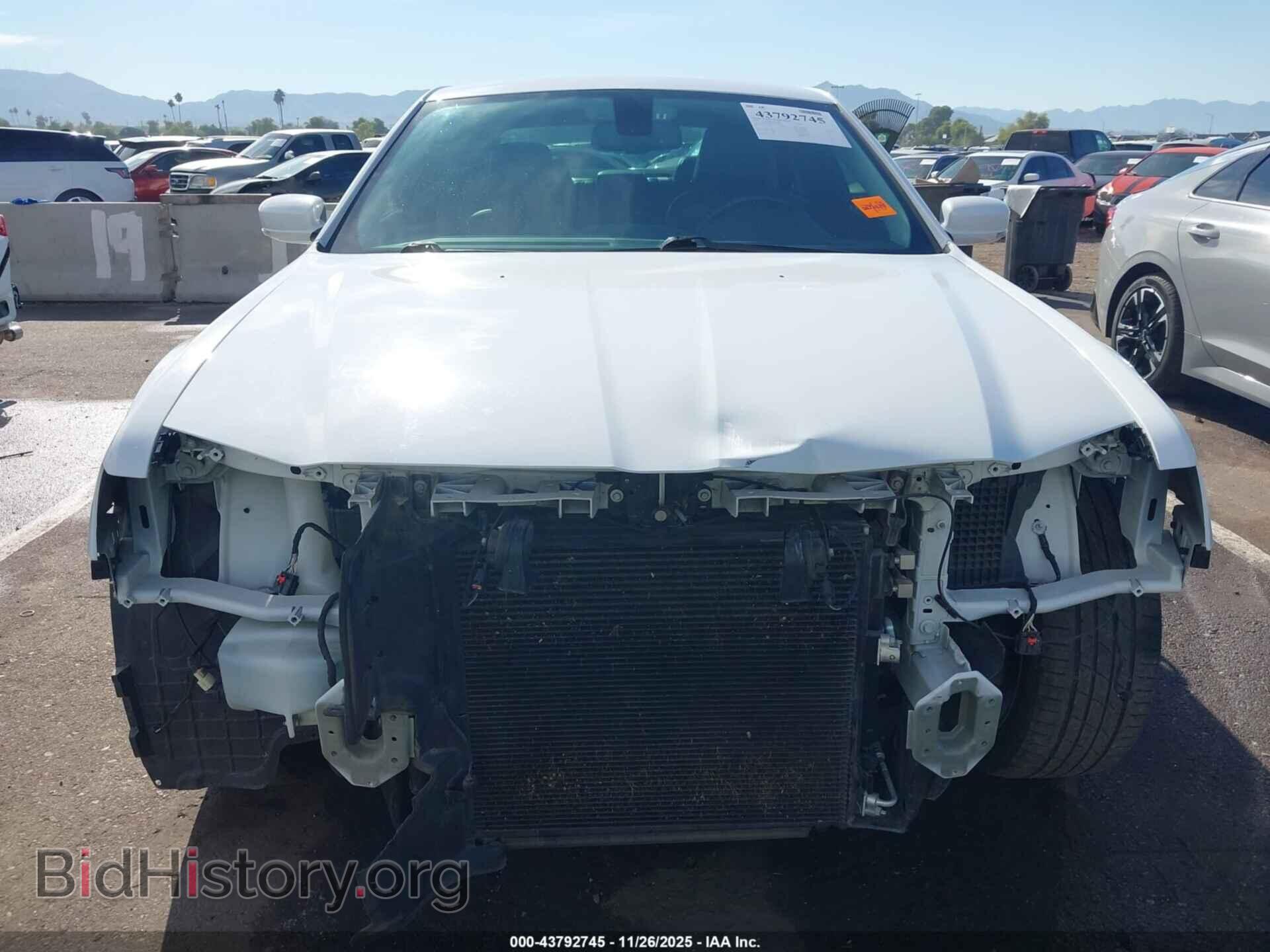 2017 CHRYSLER 300 - VIN: 2C3CCAAG2HH647193 - Фото 6