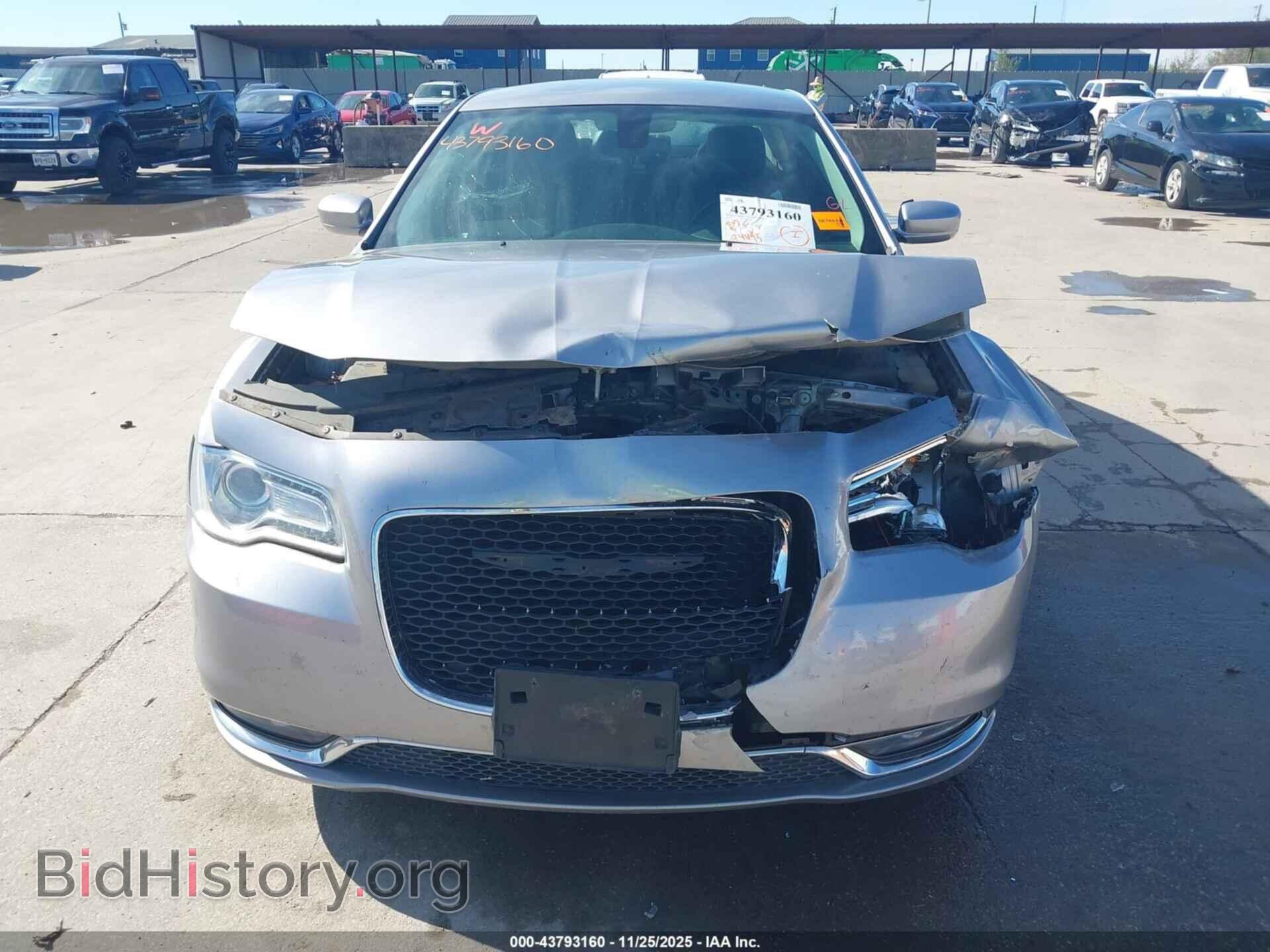 2015 CHRYSLER 300 - VIN: 2C3CCAAG7FH786359 - Фото 12