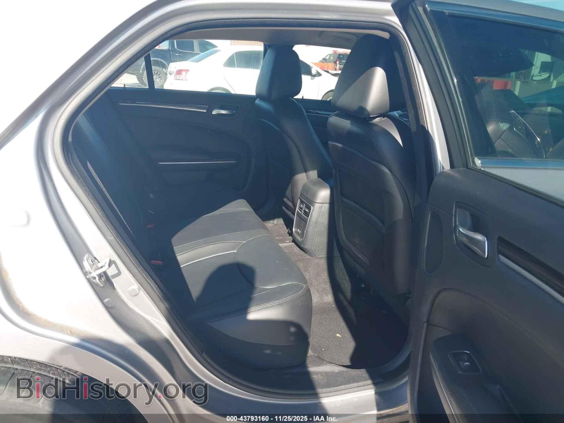 2015 CHRYSLER 300 - VIN: 2C3CCAAG7FH786359 - Фото 8