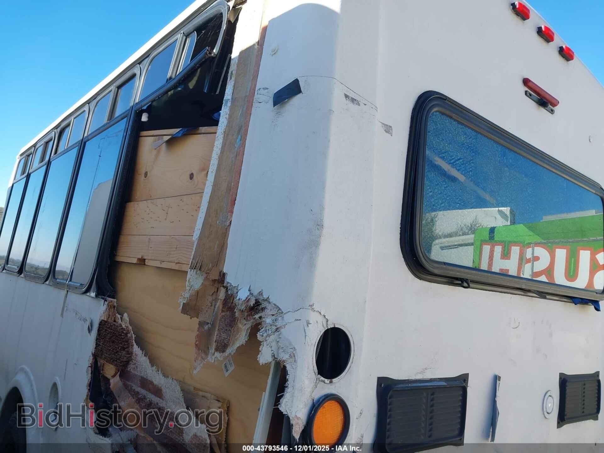 2008 FORD E-450 CUTAWAY - VIN: 1FD4E45S98DB07021 - Photo 11