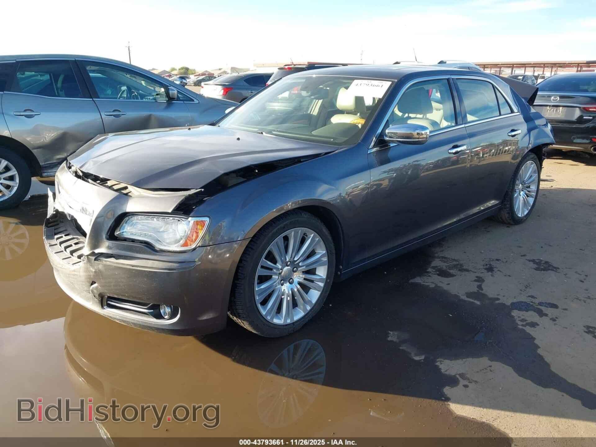 2014 CHRYSLER 300C - VIN: 2C3CCAET2EH161678 - Фото 2
