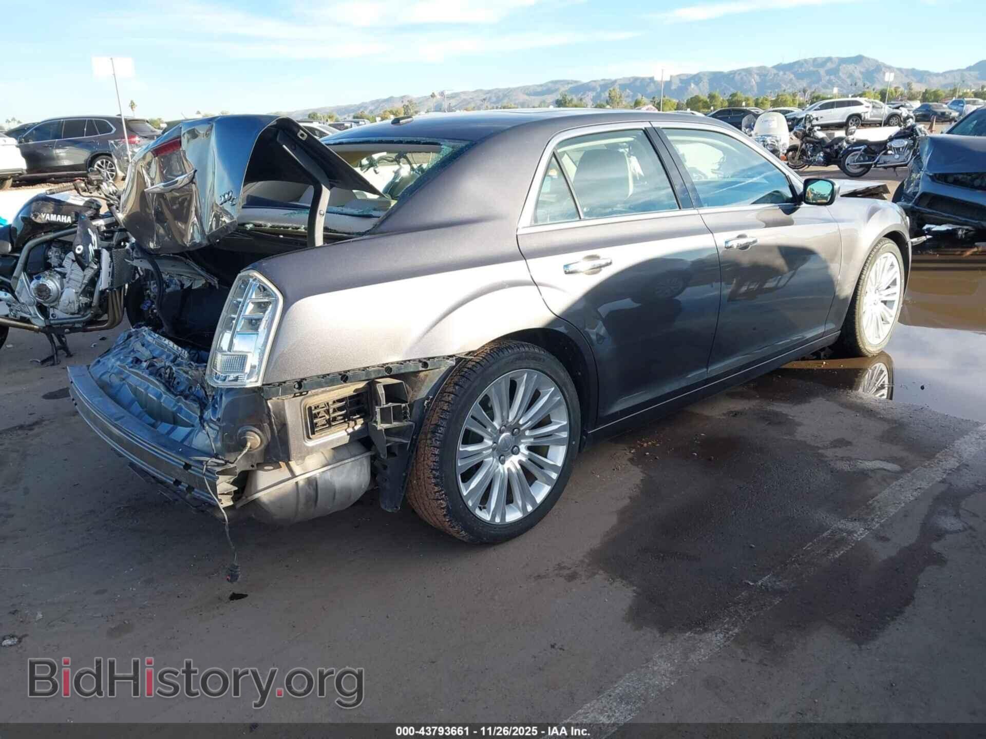 2014 CHRYSLER 300C - VIN: 2C3CCAET2EH161678 - Фото 4