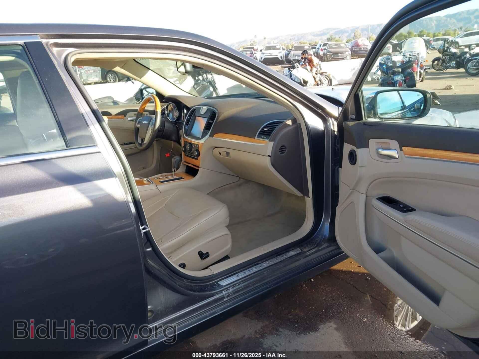 2014 CHRYSLER 300C - VIN: 2C3CCAET2EH161678 - Фото 5
