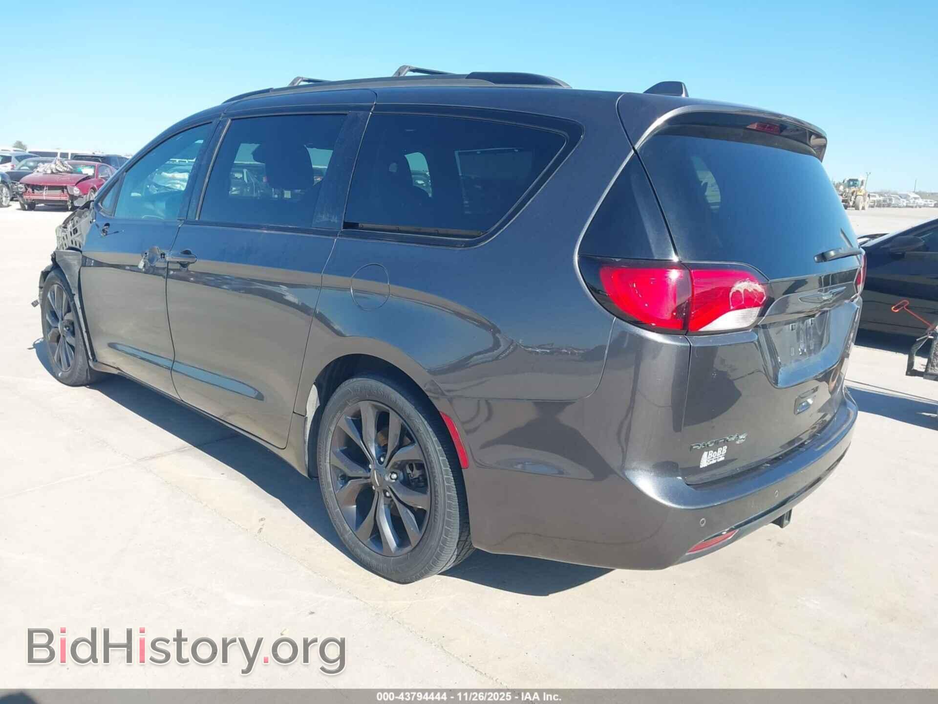 2018 CHRYSLER PACIFICA - VIN: 2C4RC1FG5JR263312 - Фото 3