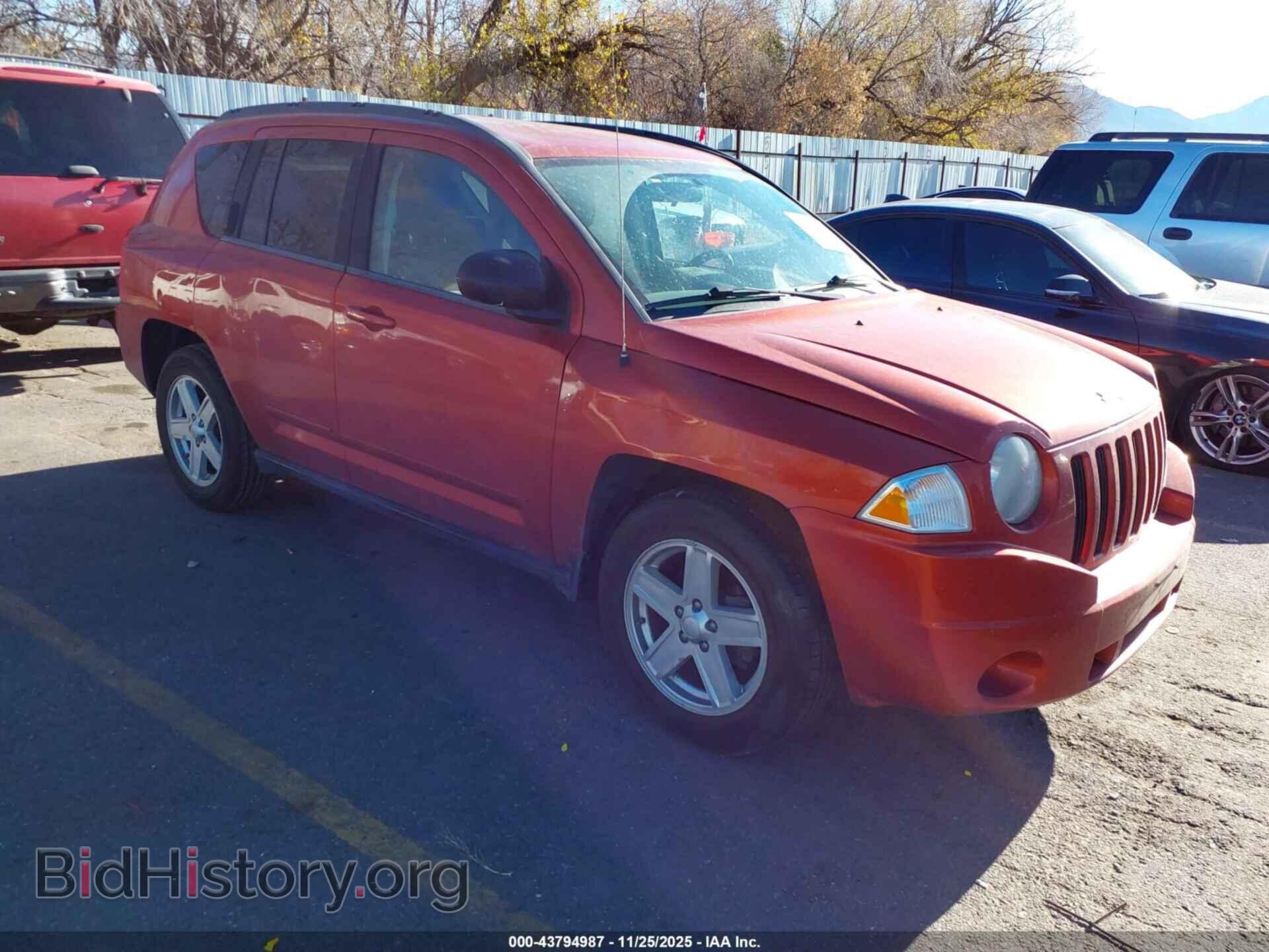 Photo 1J4NT4FB1AD580800 - JEEP COMPASS 2010