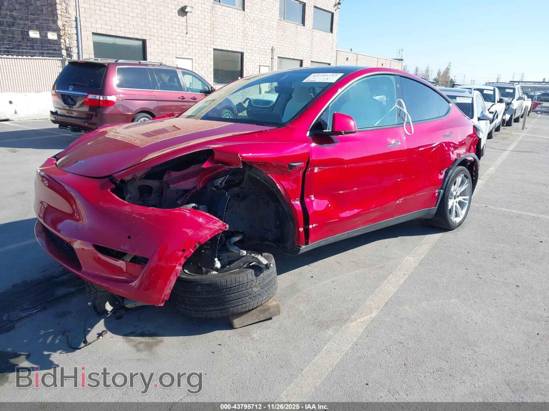 2021 TESLA MODEL Y - VIN: 5YJYGDEE9MF090010 - Фото 2