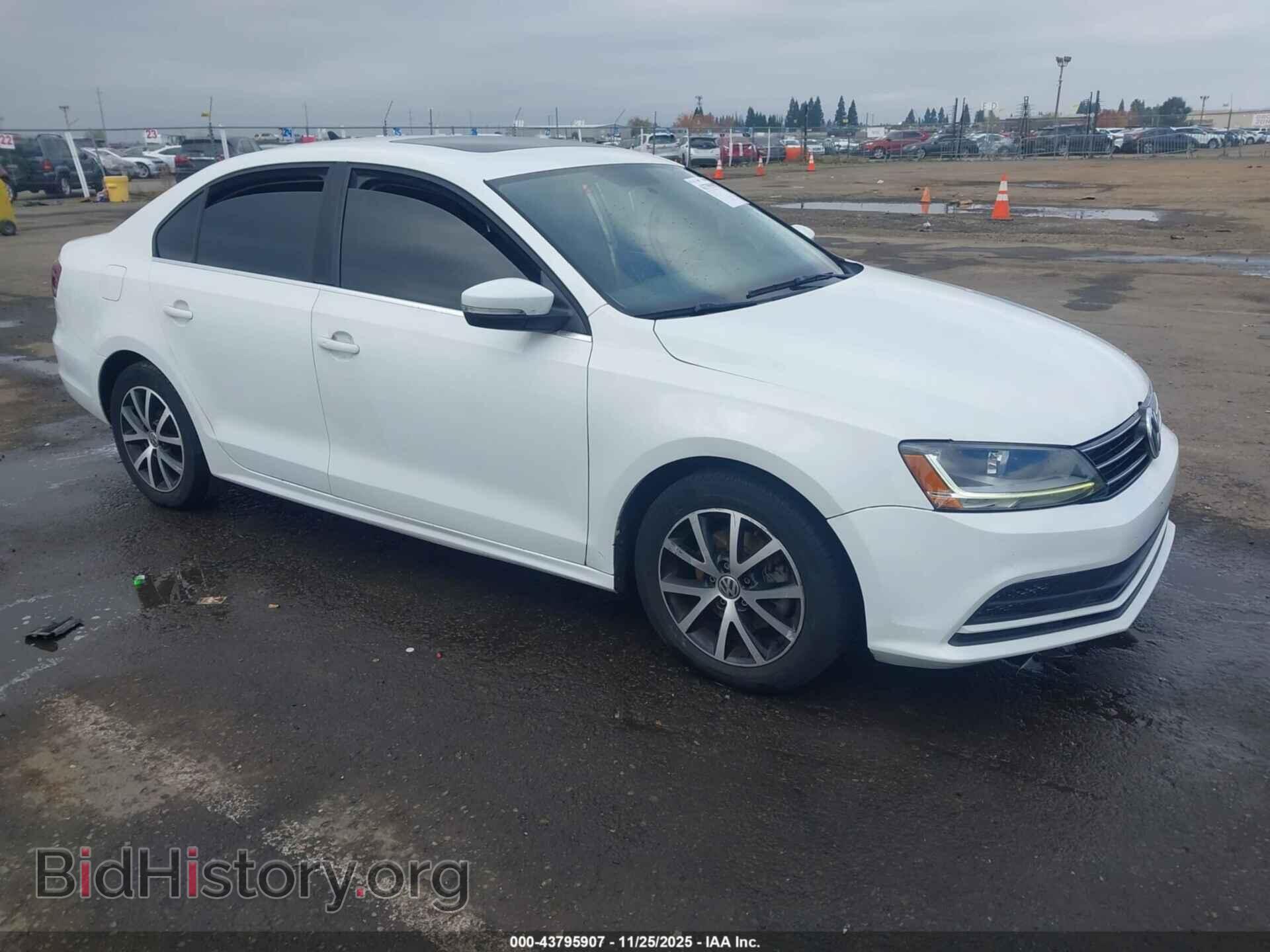 Фотография 3VWDB7AJ9HM384250 - VOLKSWAGEN JETTA 2017