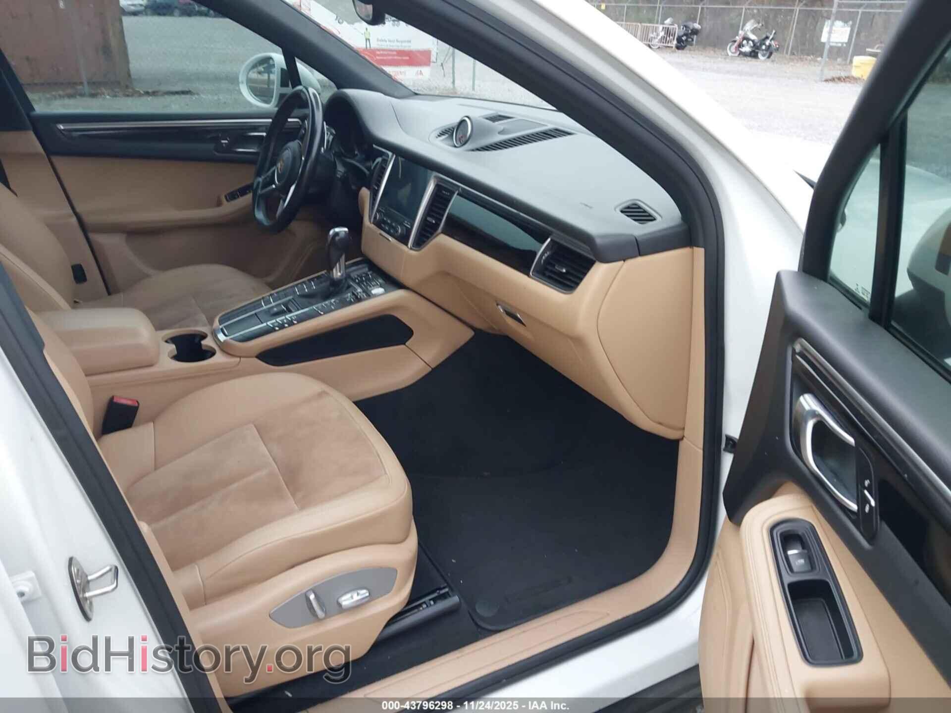 2017 PORSCHE MACAN - VIN: WP1AA2A55HLB04063 - Photo 5