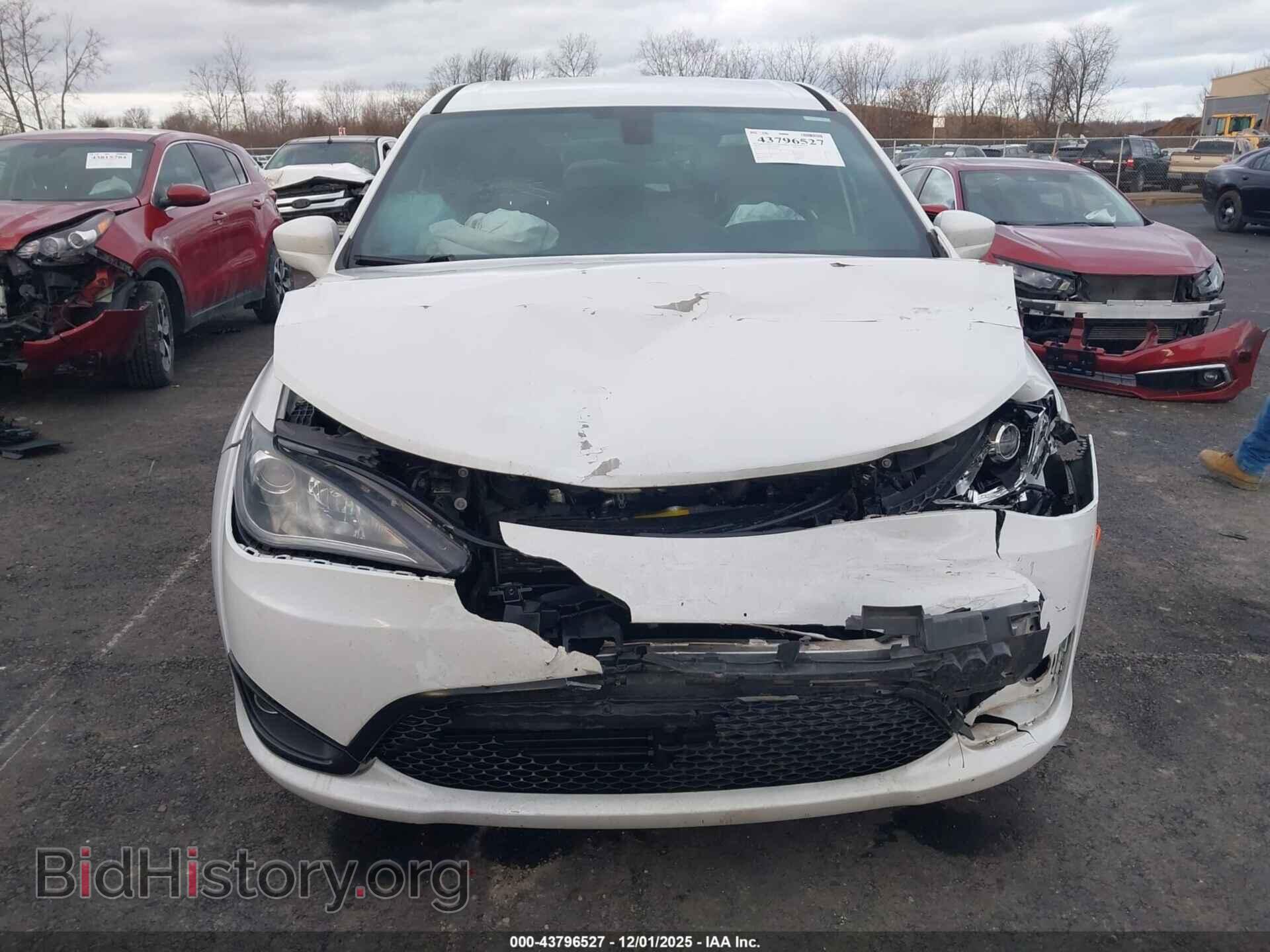 2018 CHRYSLER PACIFICA - VIN: 2C4RC1FG8JR263269 - Фото 12